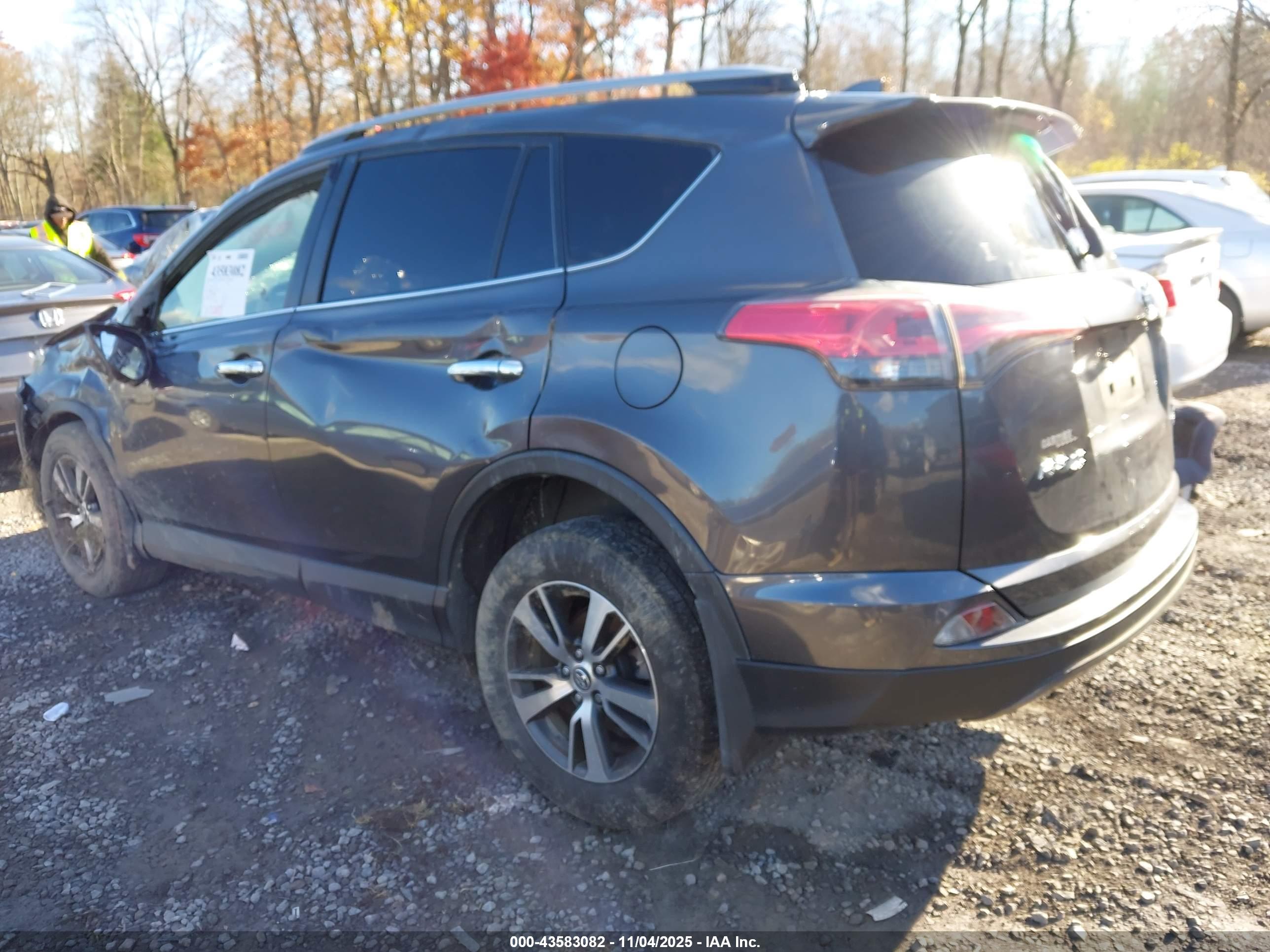 TOYOTA RAV4 image 3