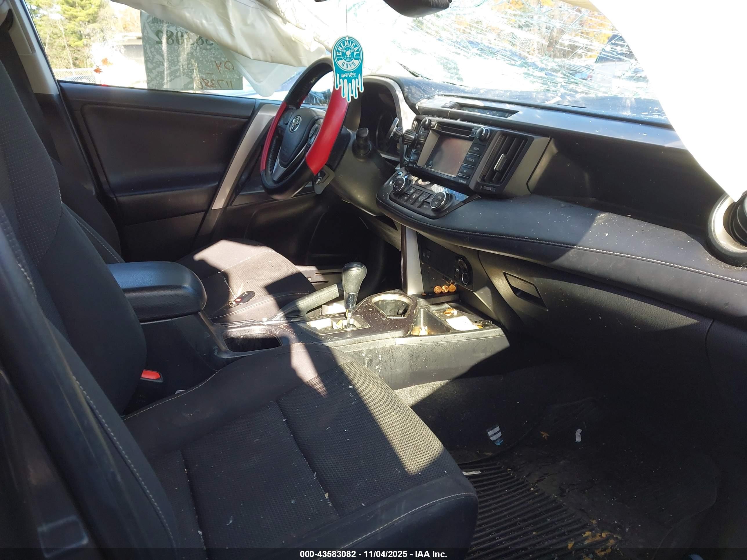 TOYOTA RAV4 image 5