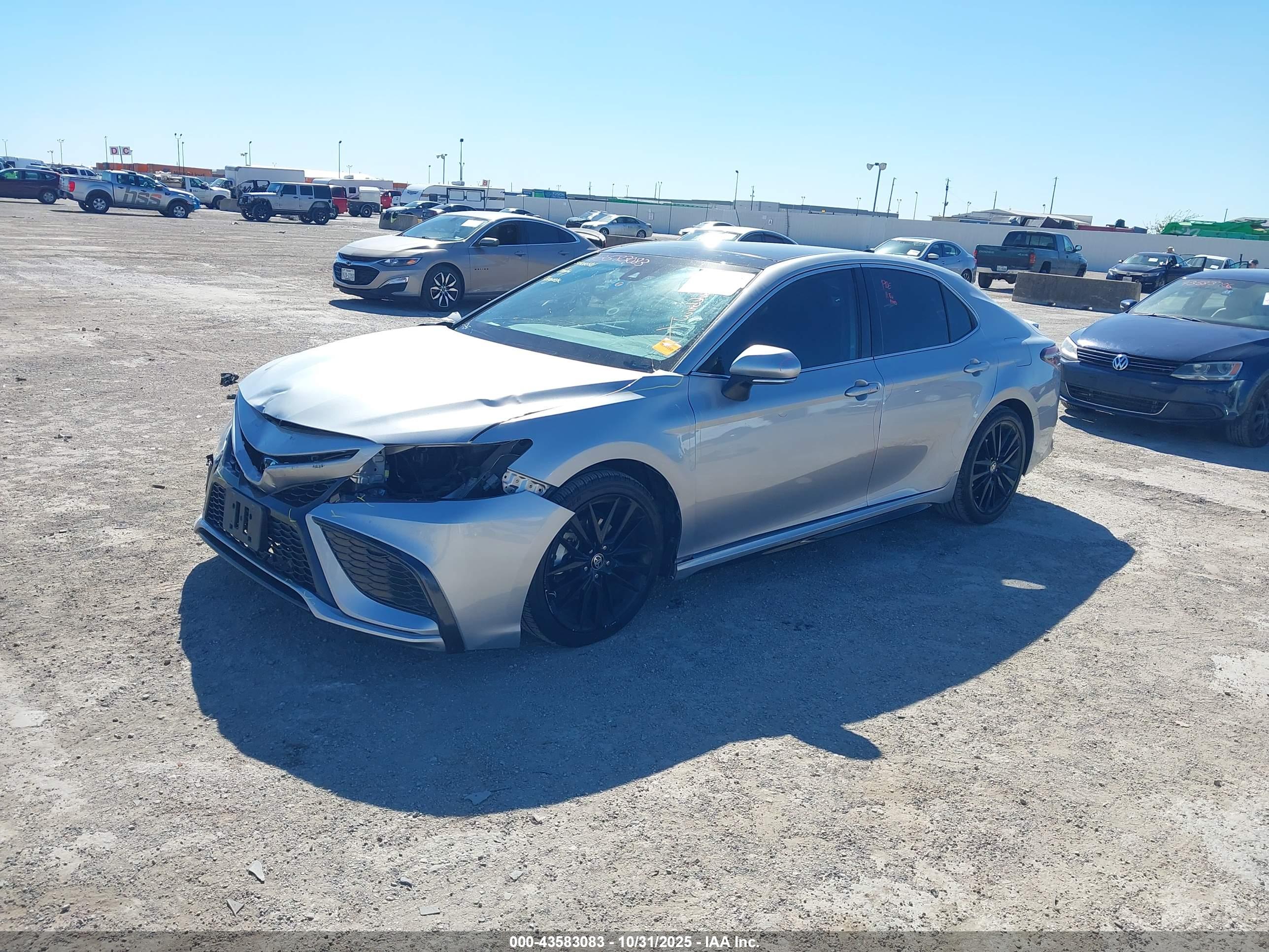 TOYOTA CAMRY image 2