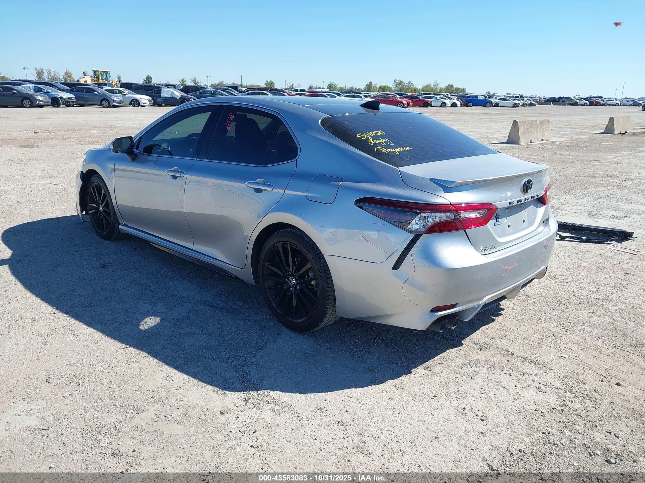 TOYOTA CAMRY image 3