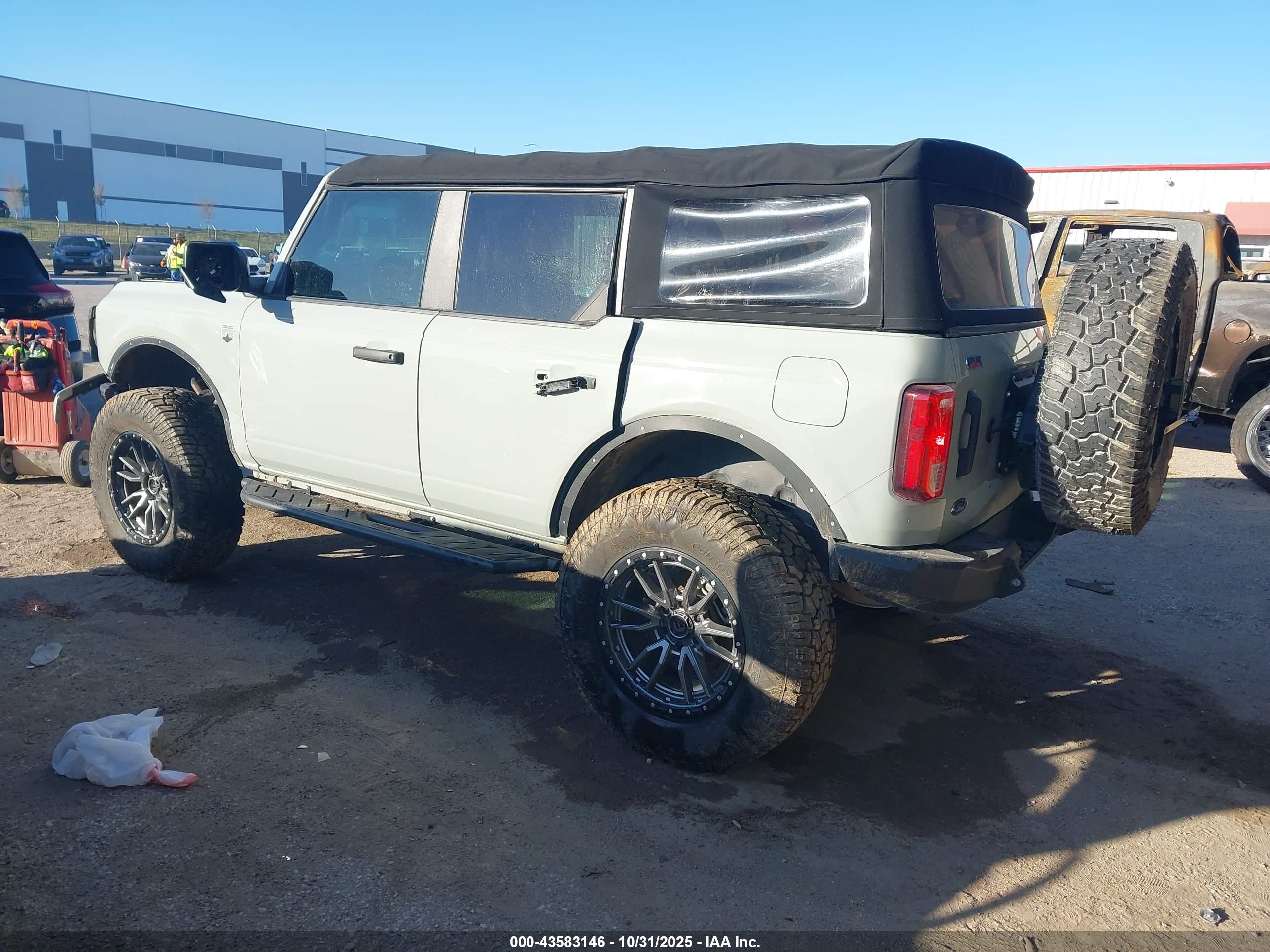 FORD BRONCO image 3