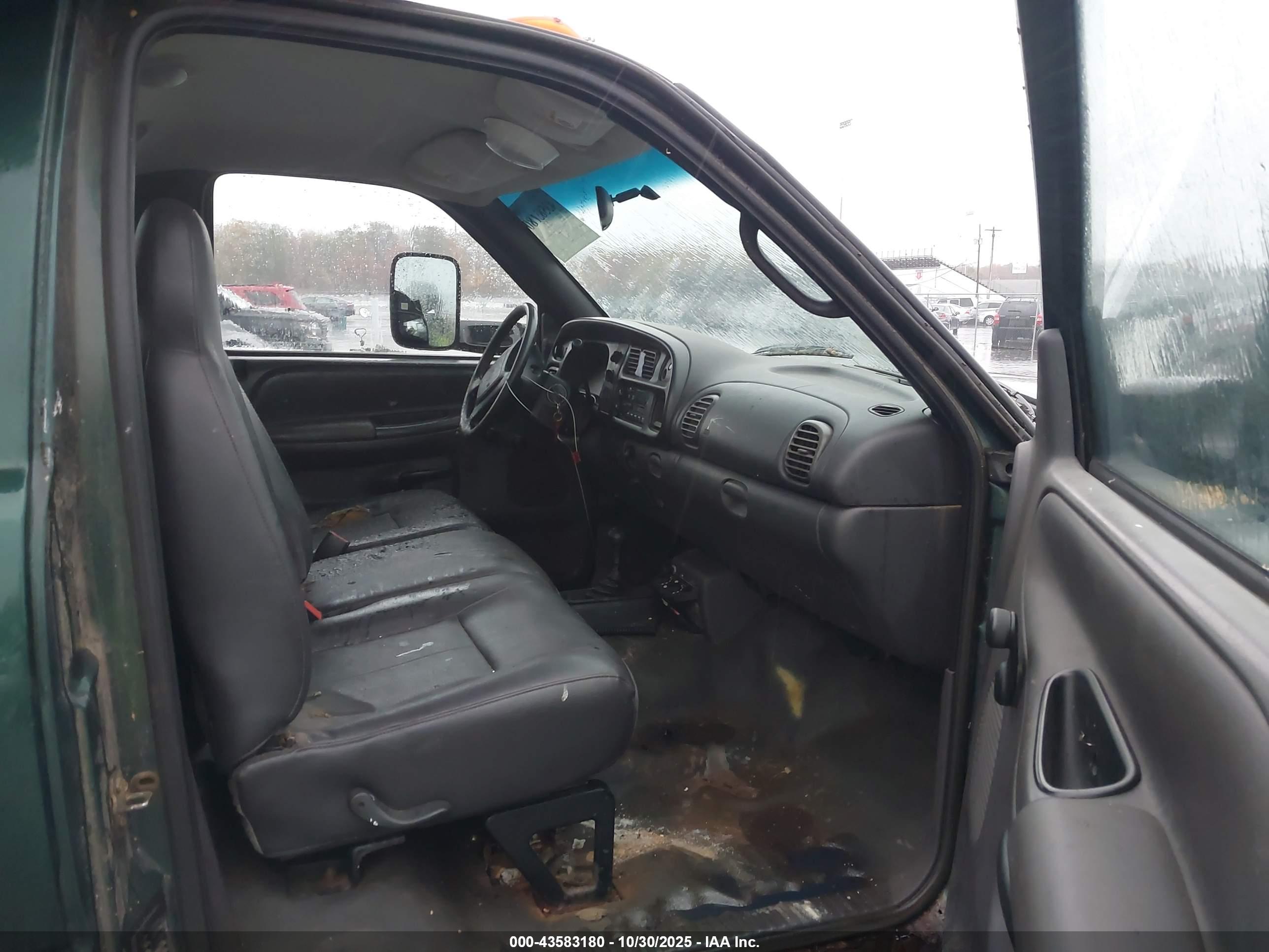 DODGE RAM image 8
