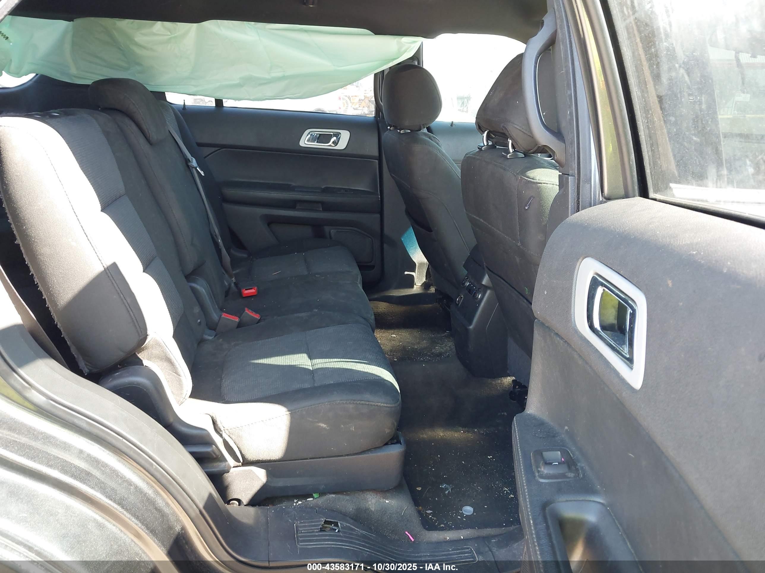 FORD EXPLORER image 8