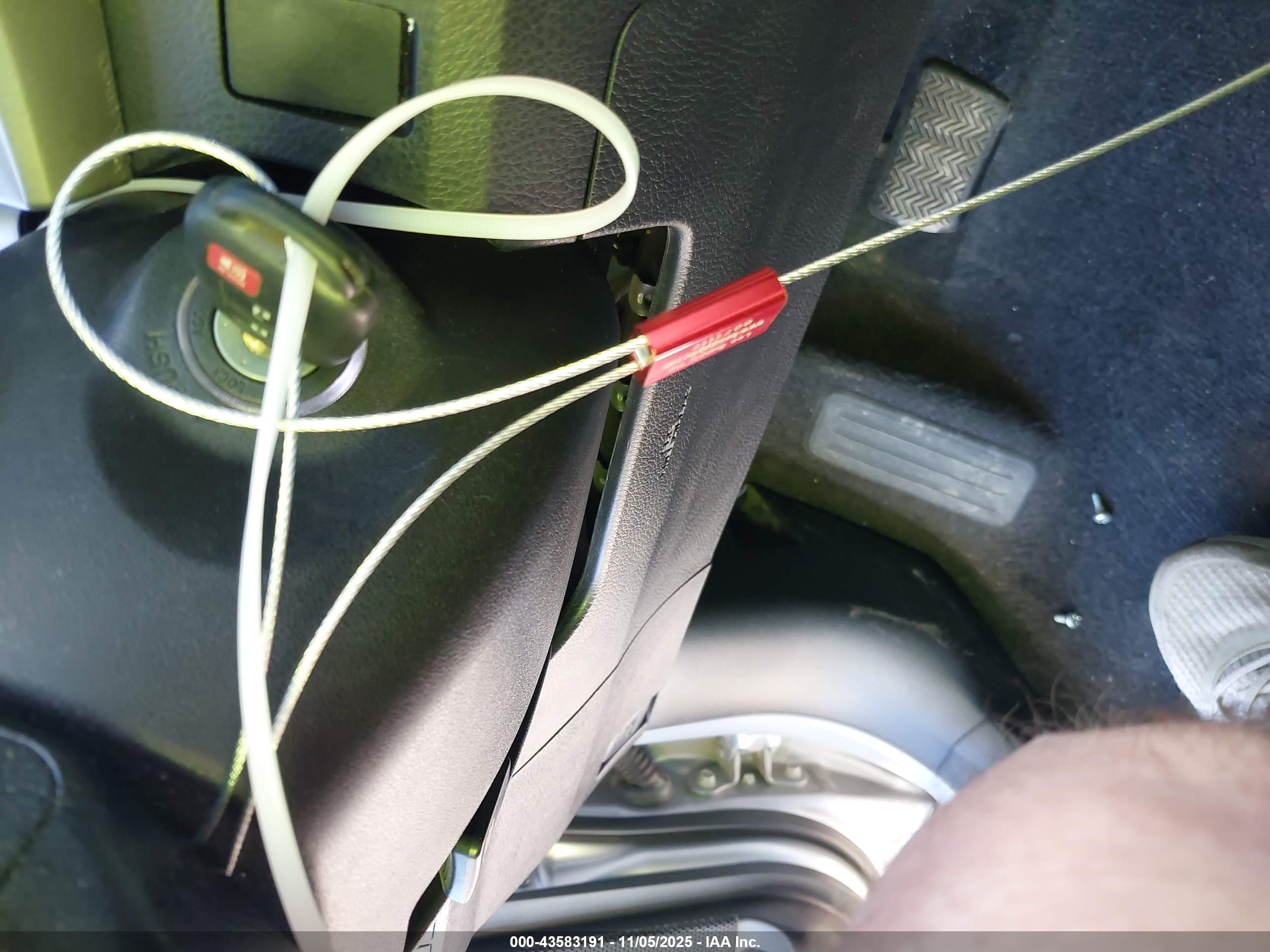 TOYOTA RAV4 image 11