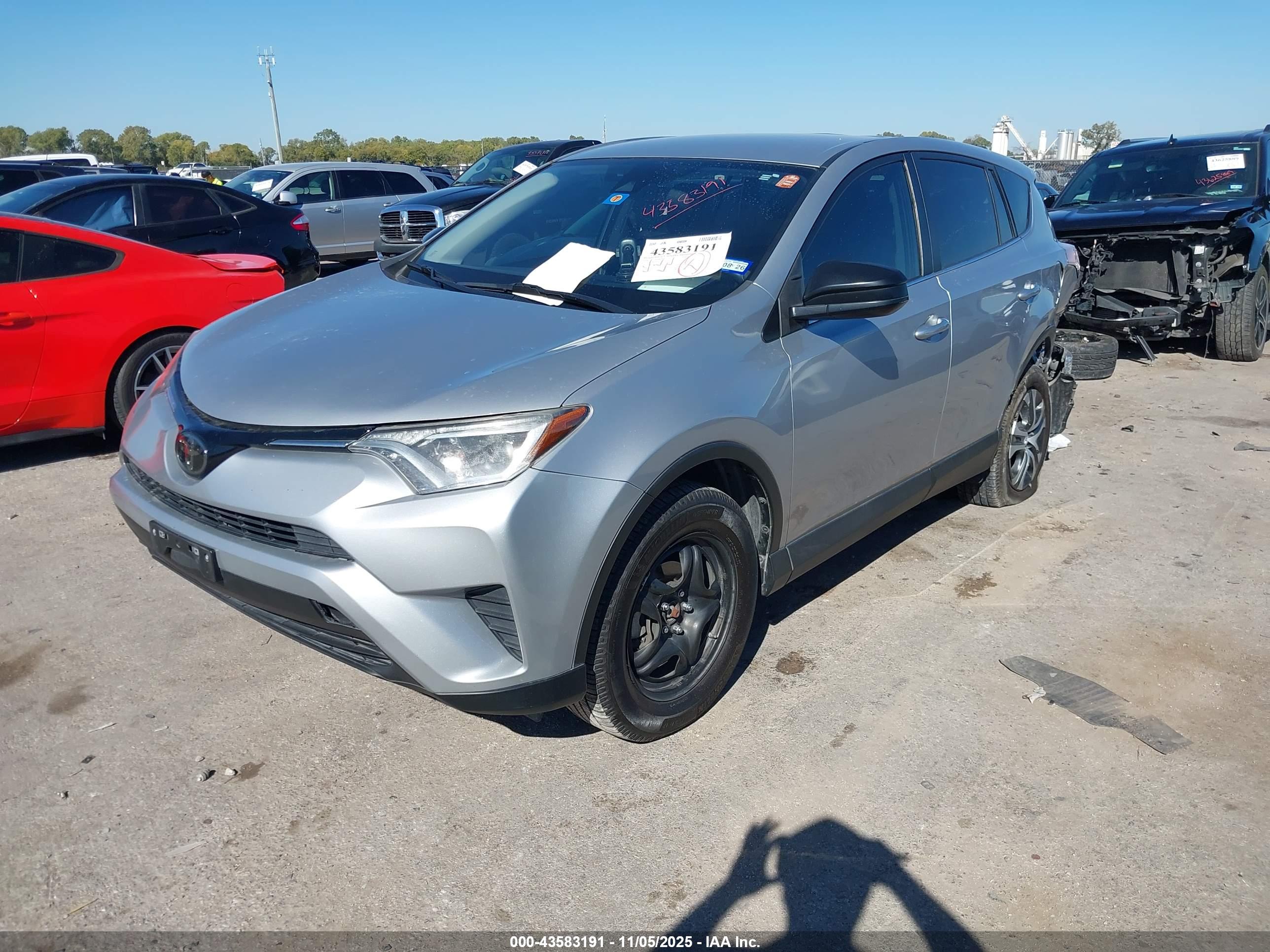 TOYOTA RAV4 image 2