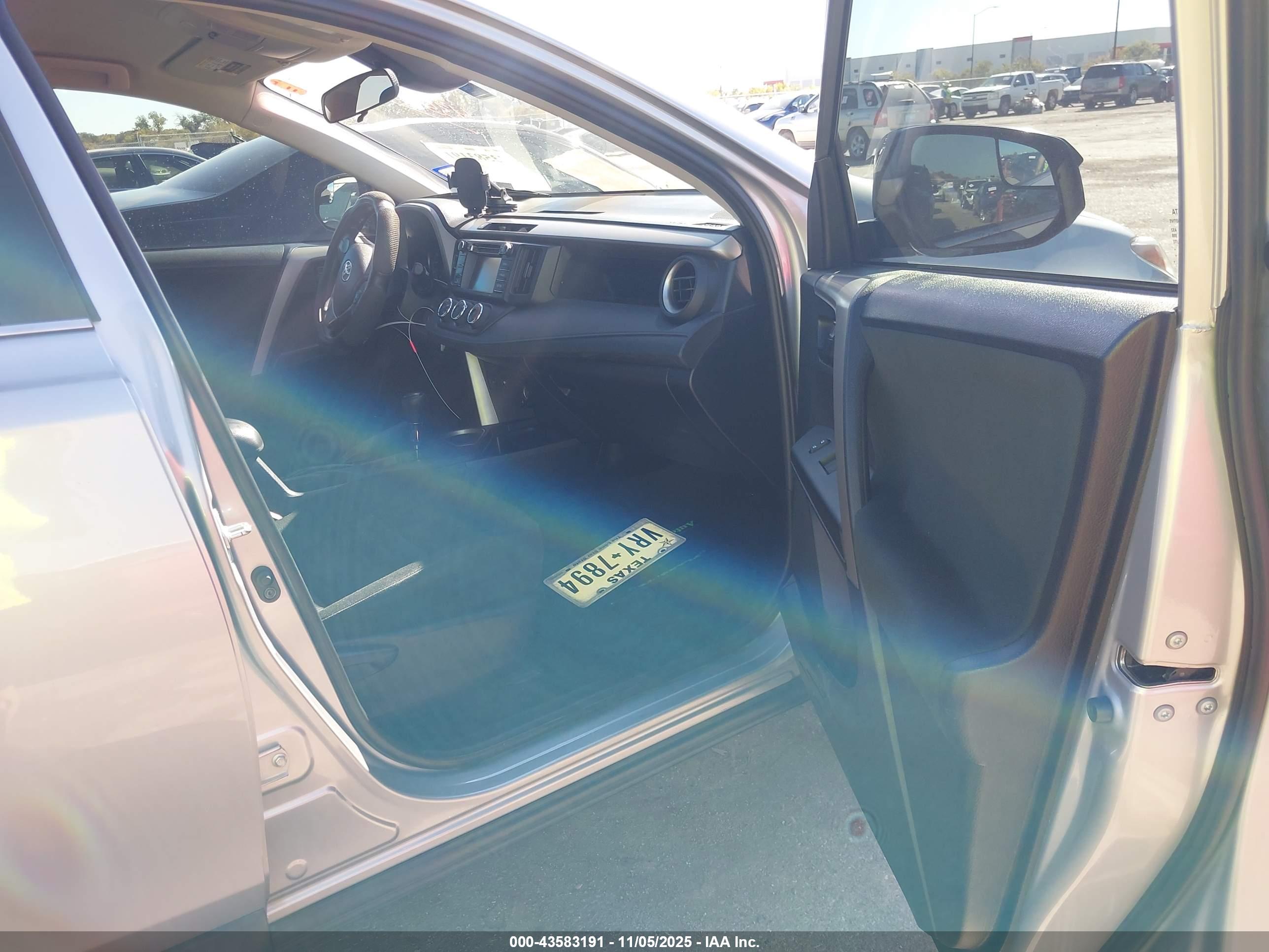 TOYOTA RAV4 image 5