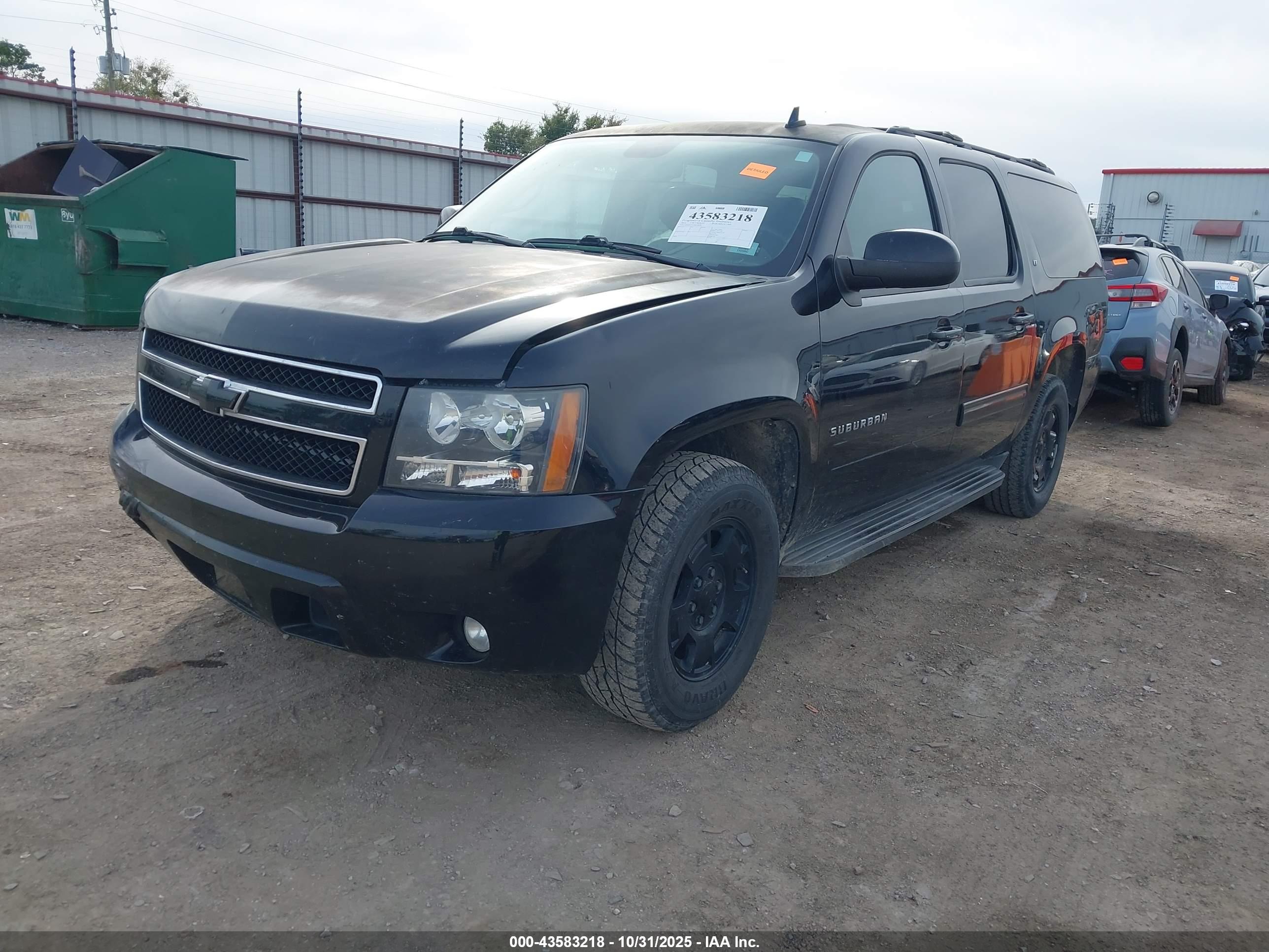 CHEVROLET SUBURBAN image 2