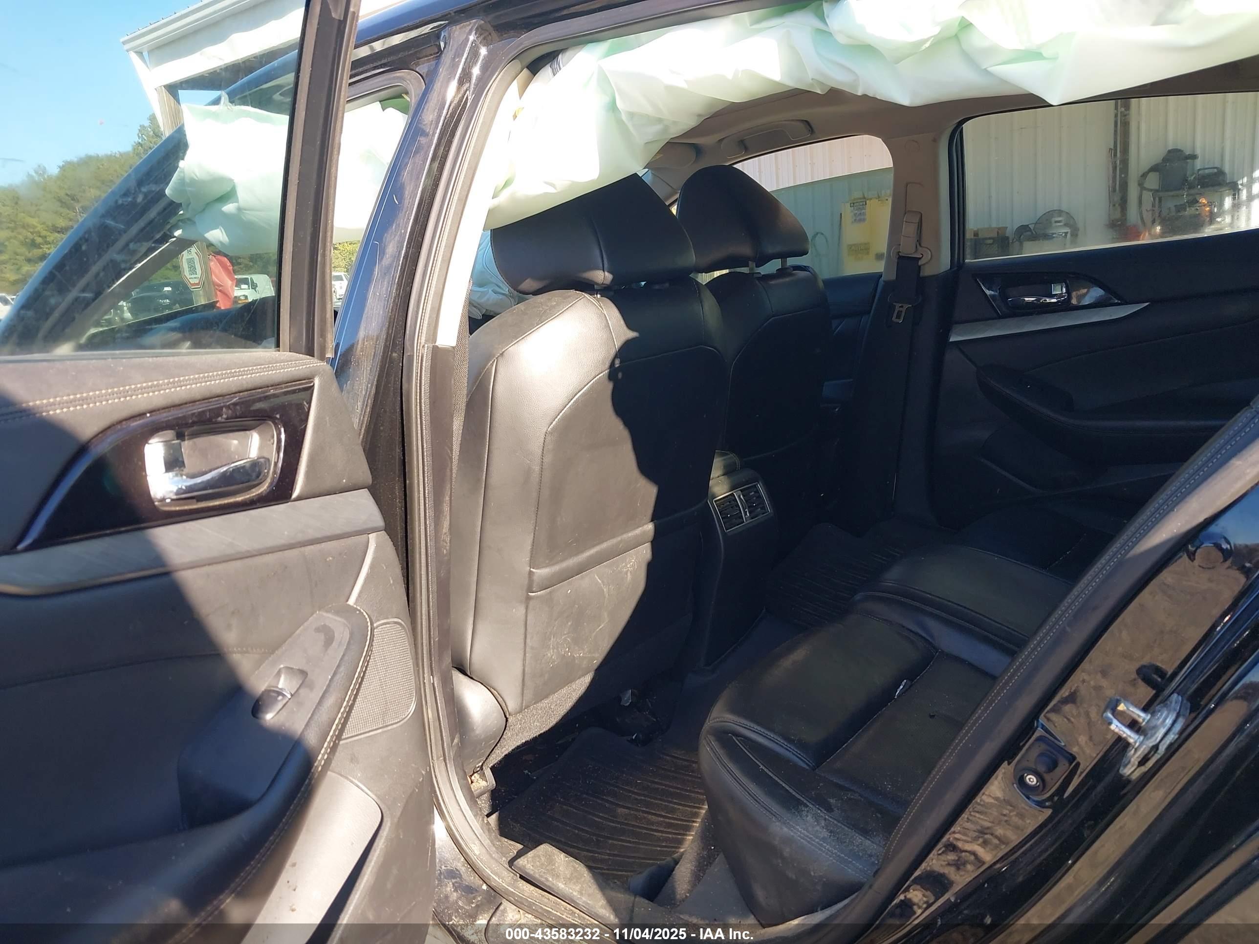 NISSAN MAXIMA image 8