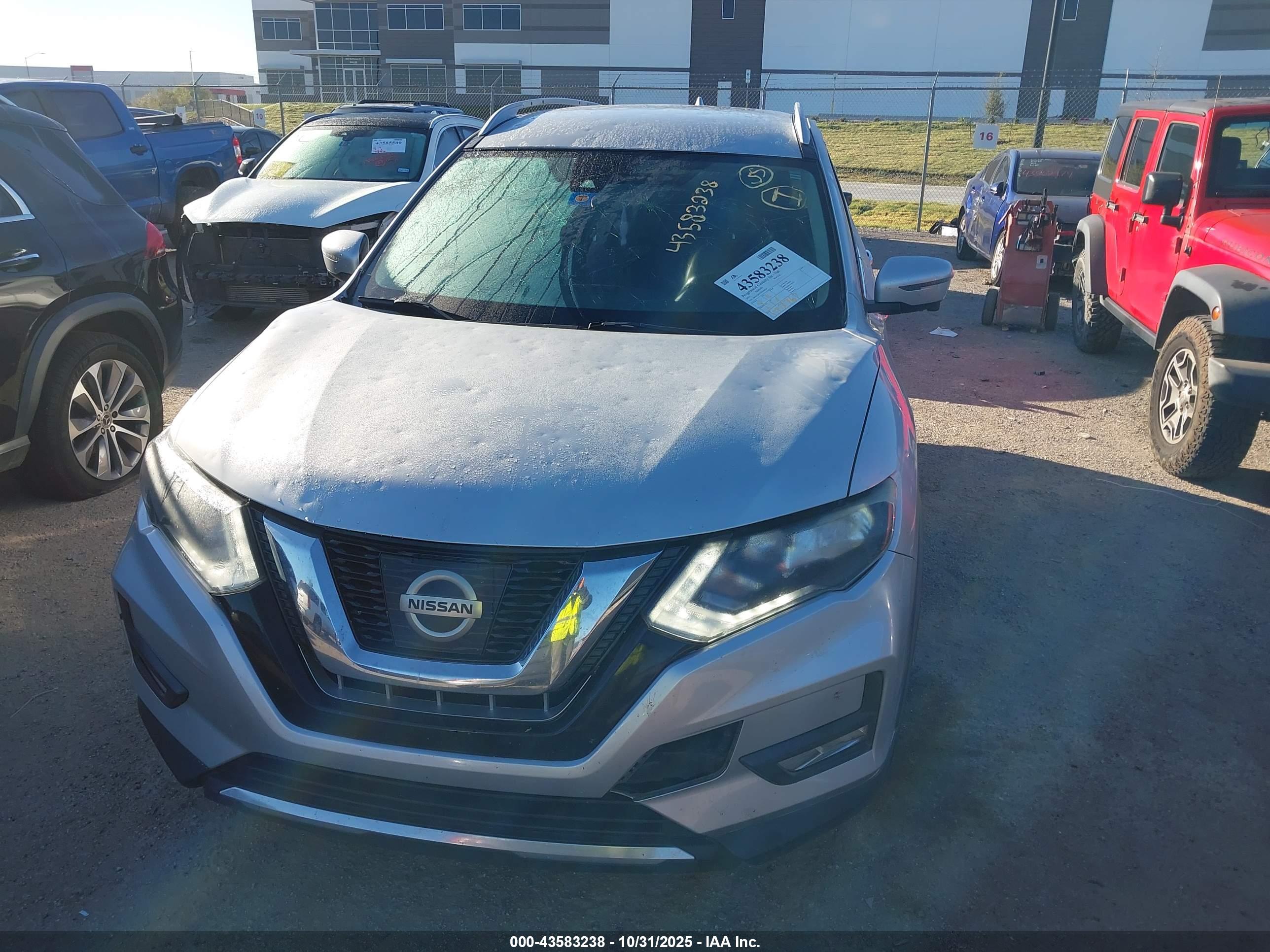 NISSAN ROGUE image 2