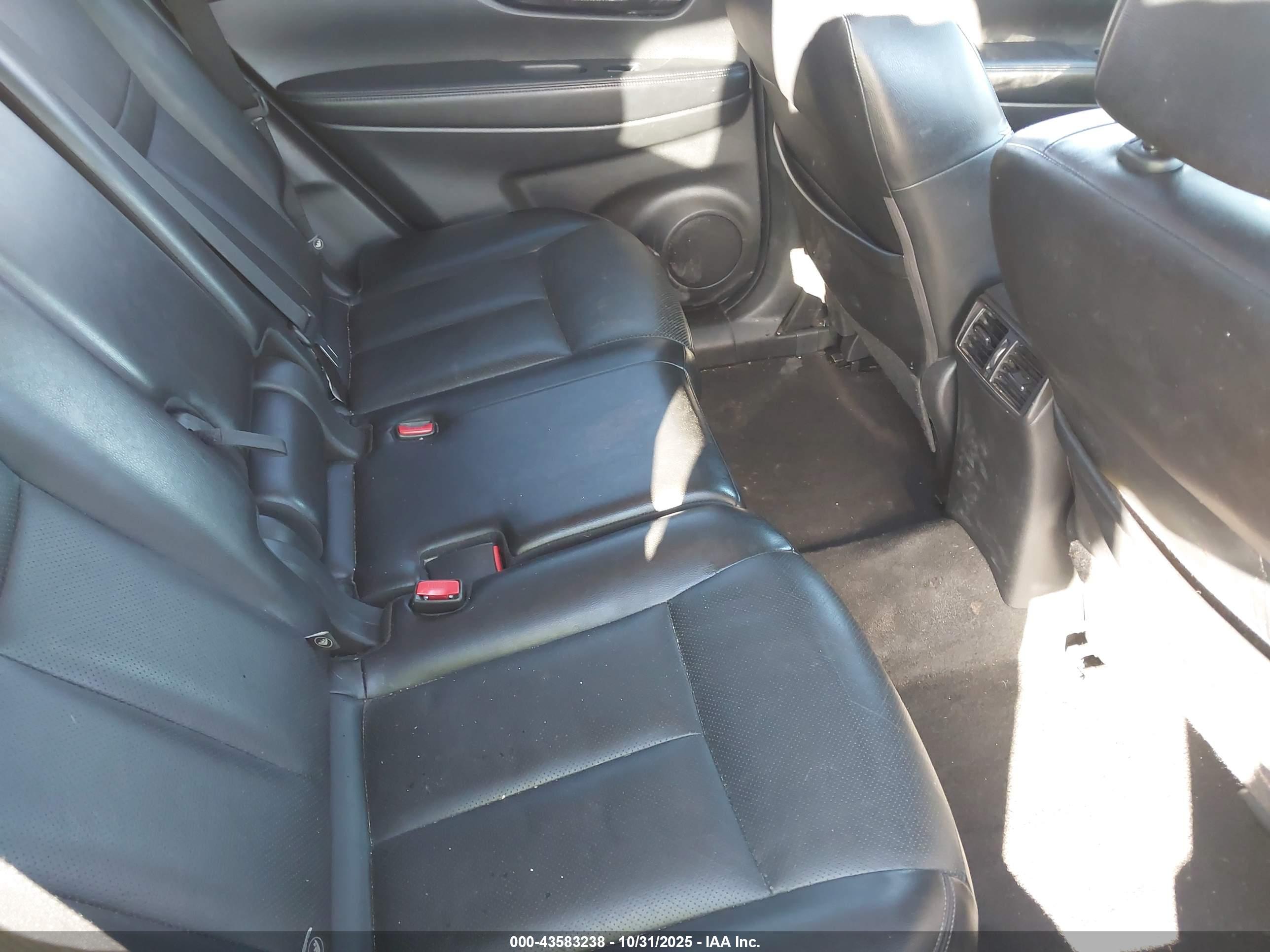 NISSAN ROGUE image 8