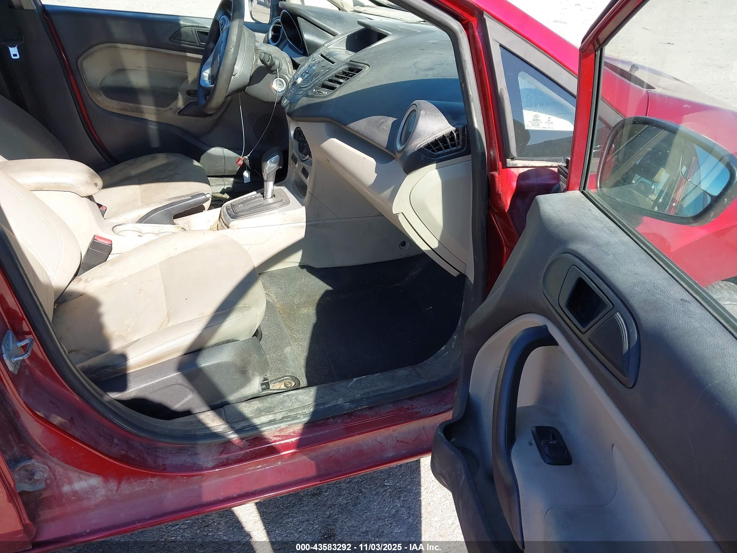 FORD FIESTA image 5