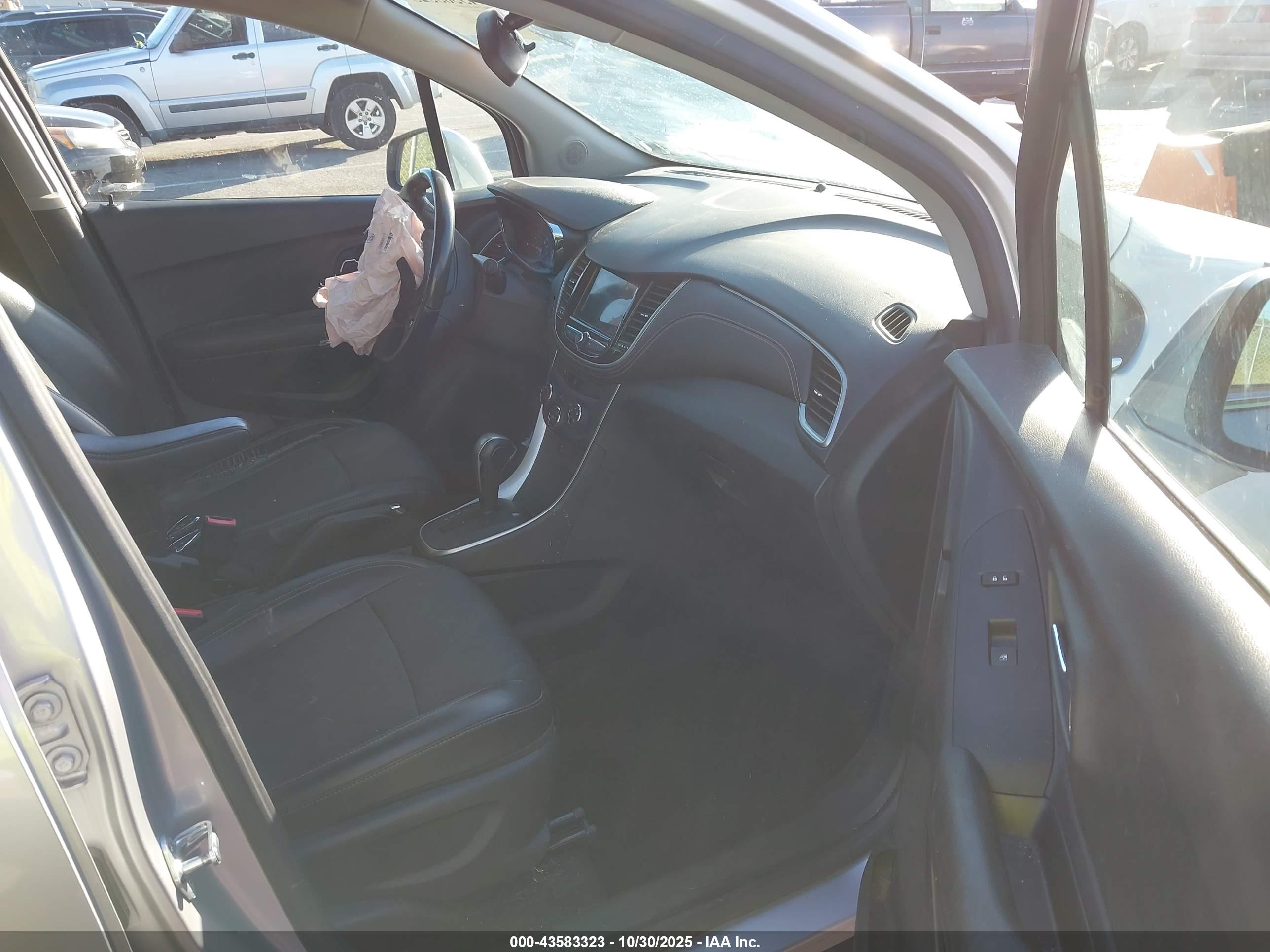 CHEVROLET TRAX image 5