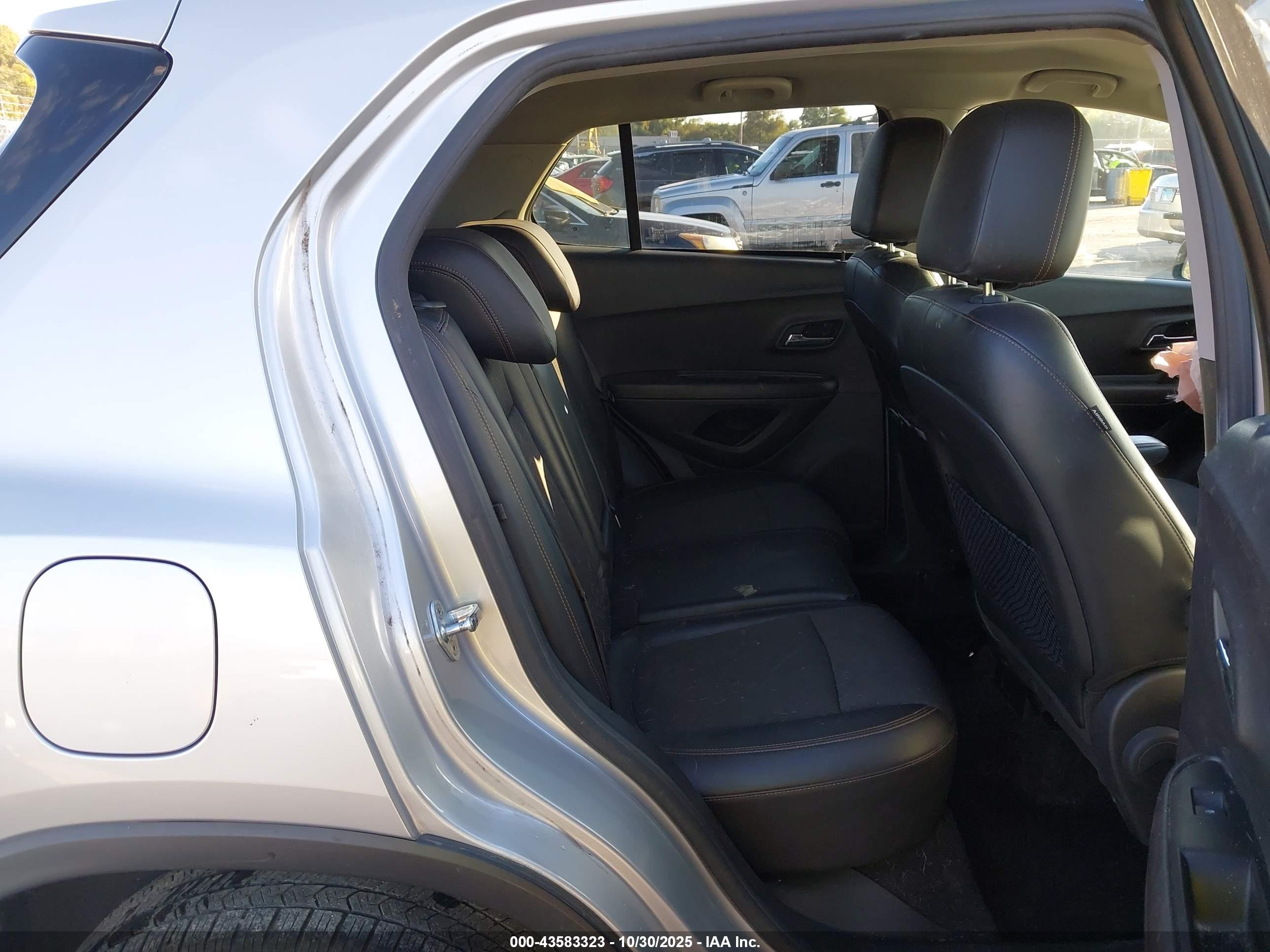 CHEVROLET TRAX image 8