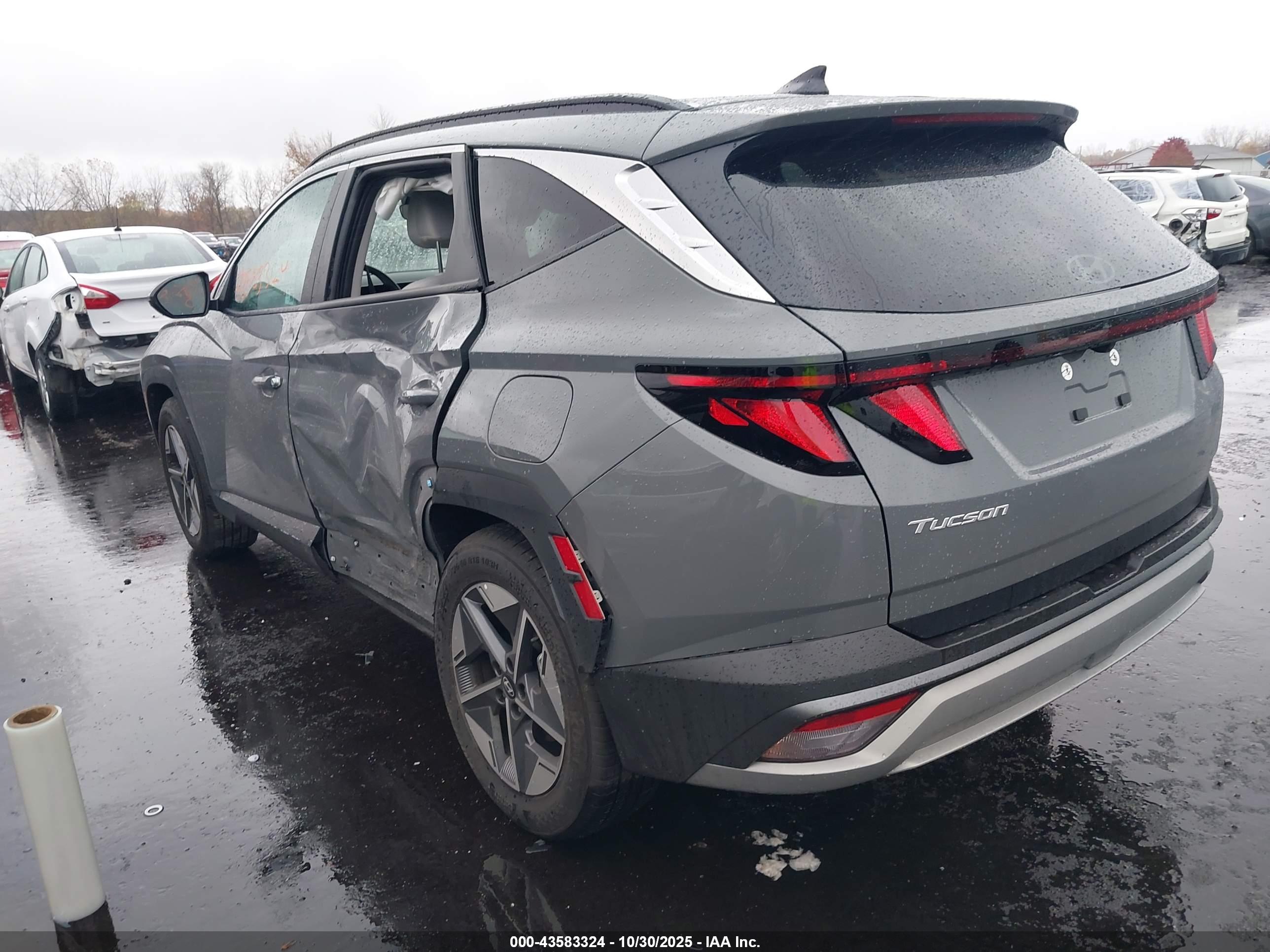 HYUNDAI TUCSON image 3