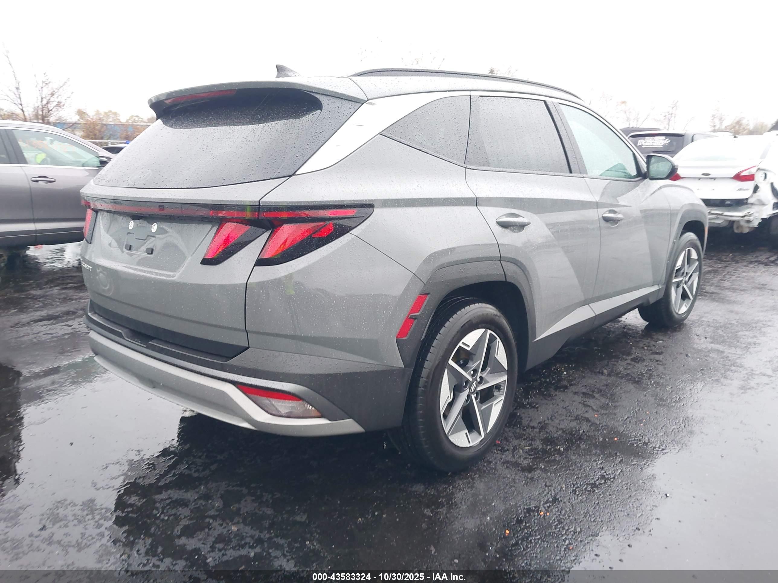 HYUNDAI TUCSON image 4