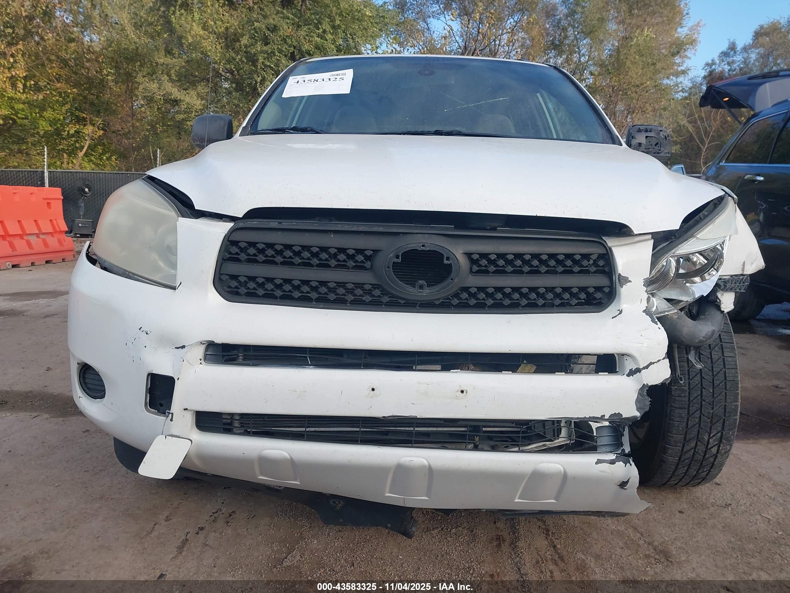 TOYOTA RAV4 image 6