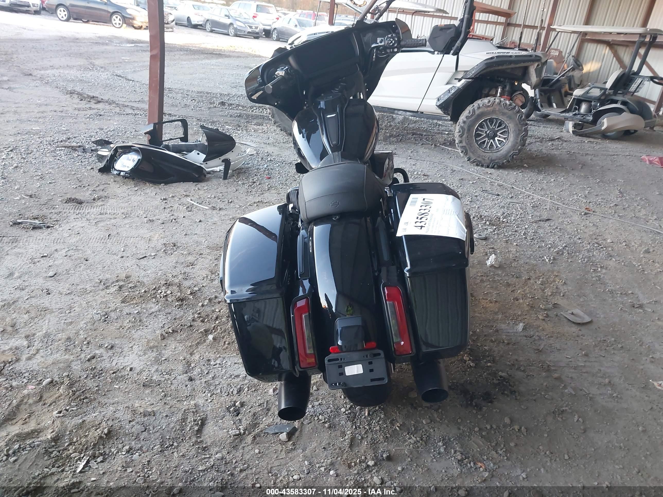 HARLEY-DAVIDSON FLHX image 6