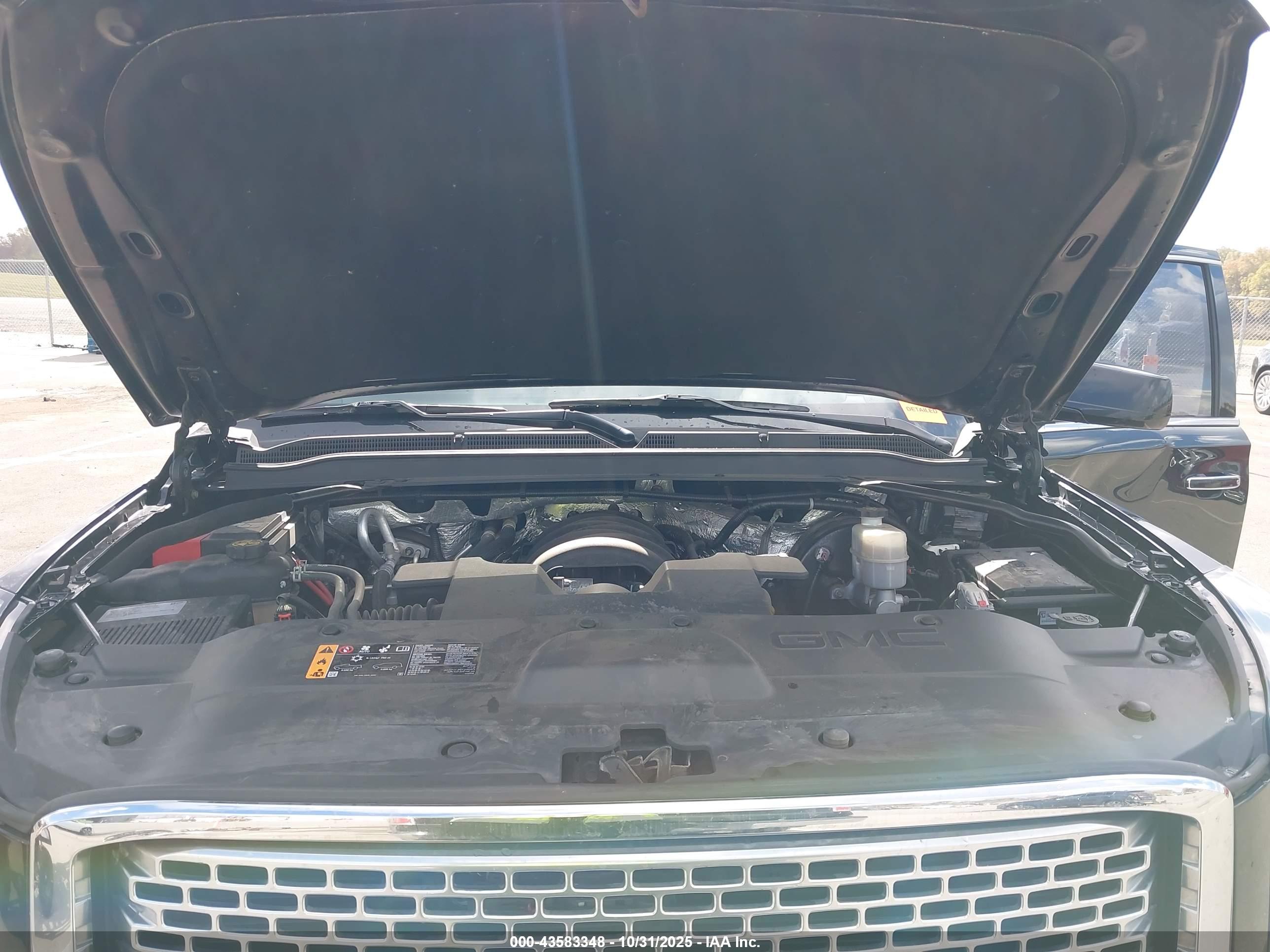 GMC YUKON image 10