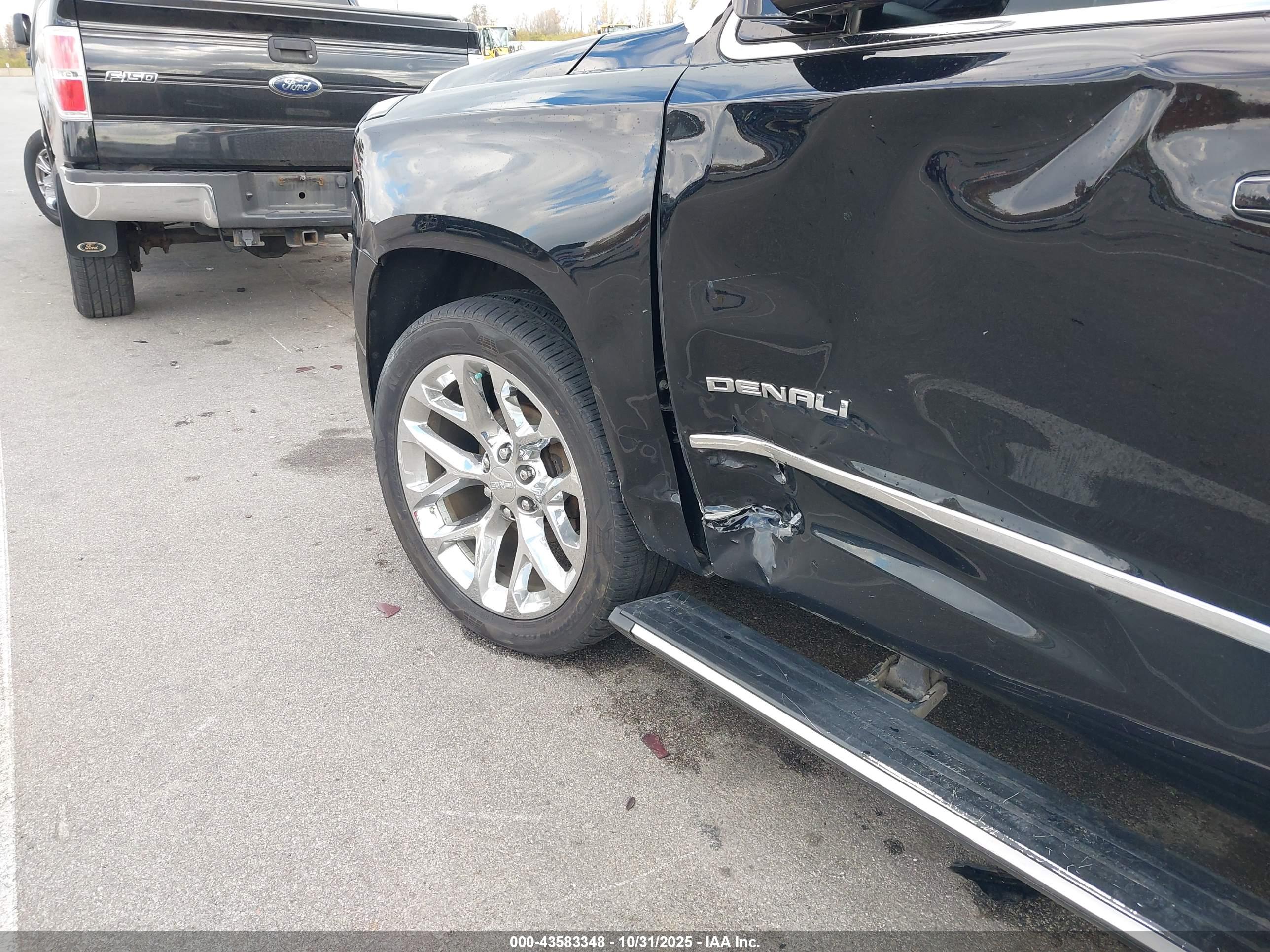 GMC YUKON image 6