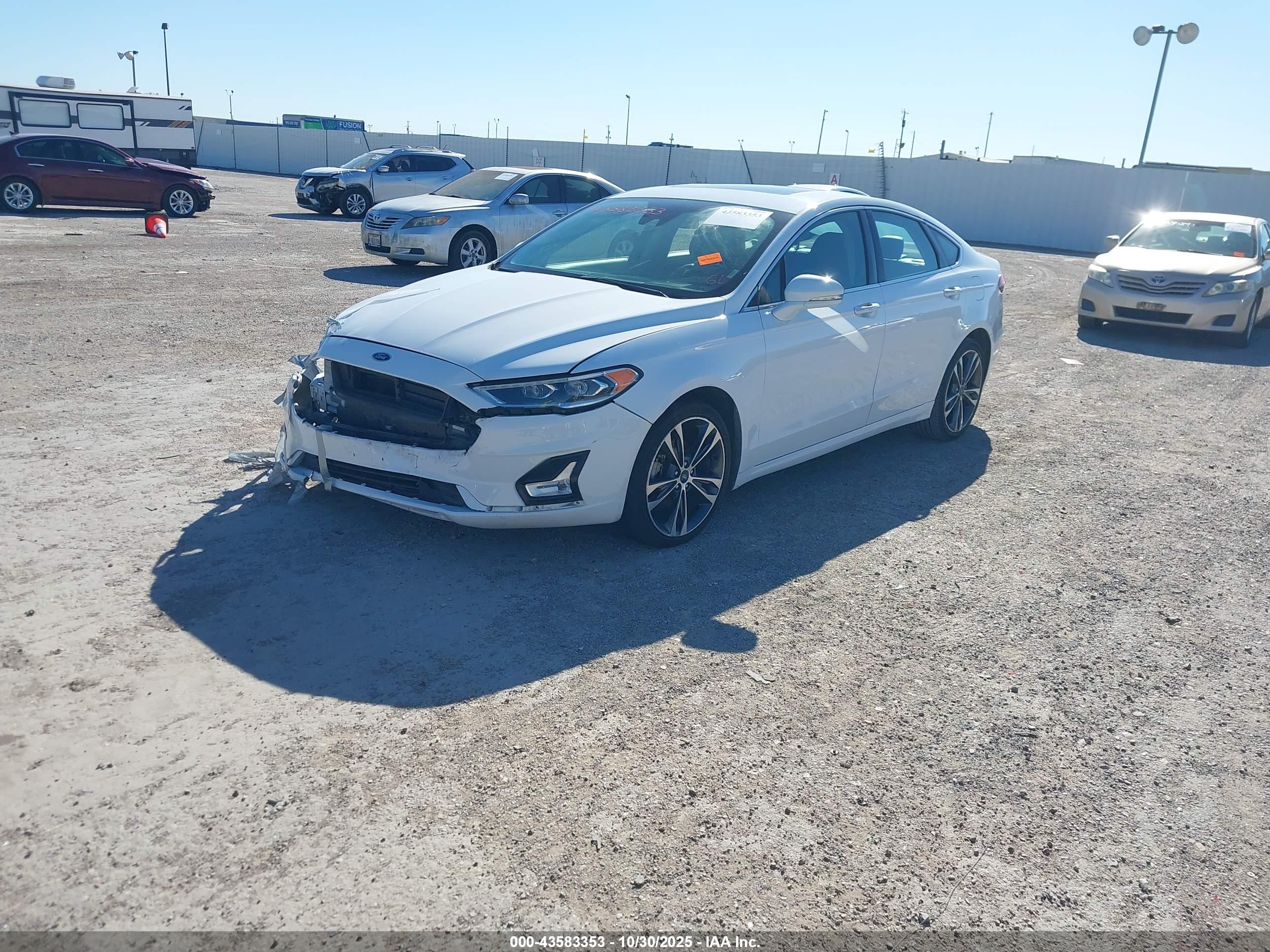 FORD FUSION image 2