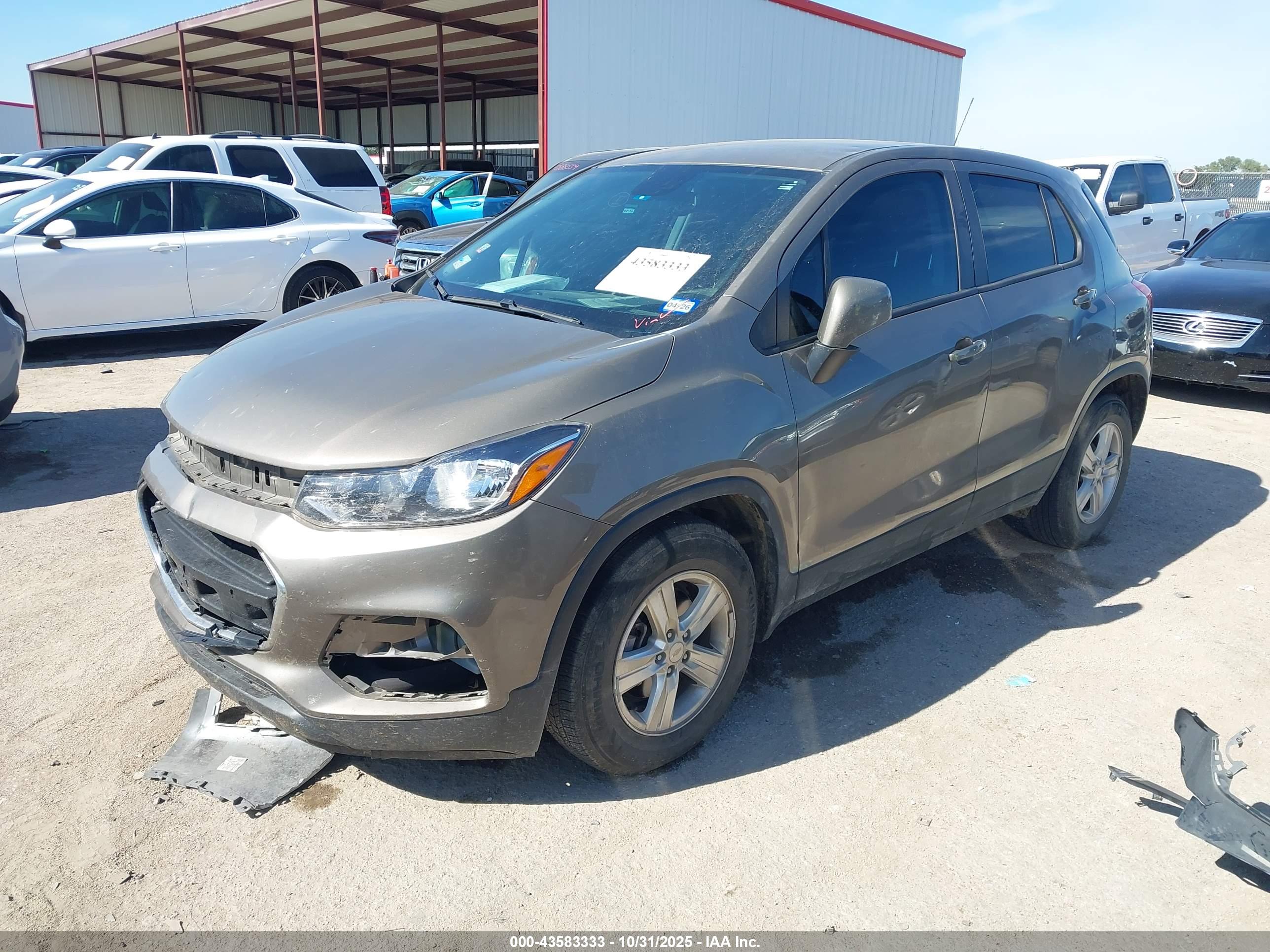 CHEVROLET TRAX image 2
