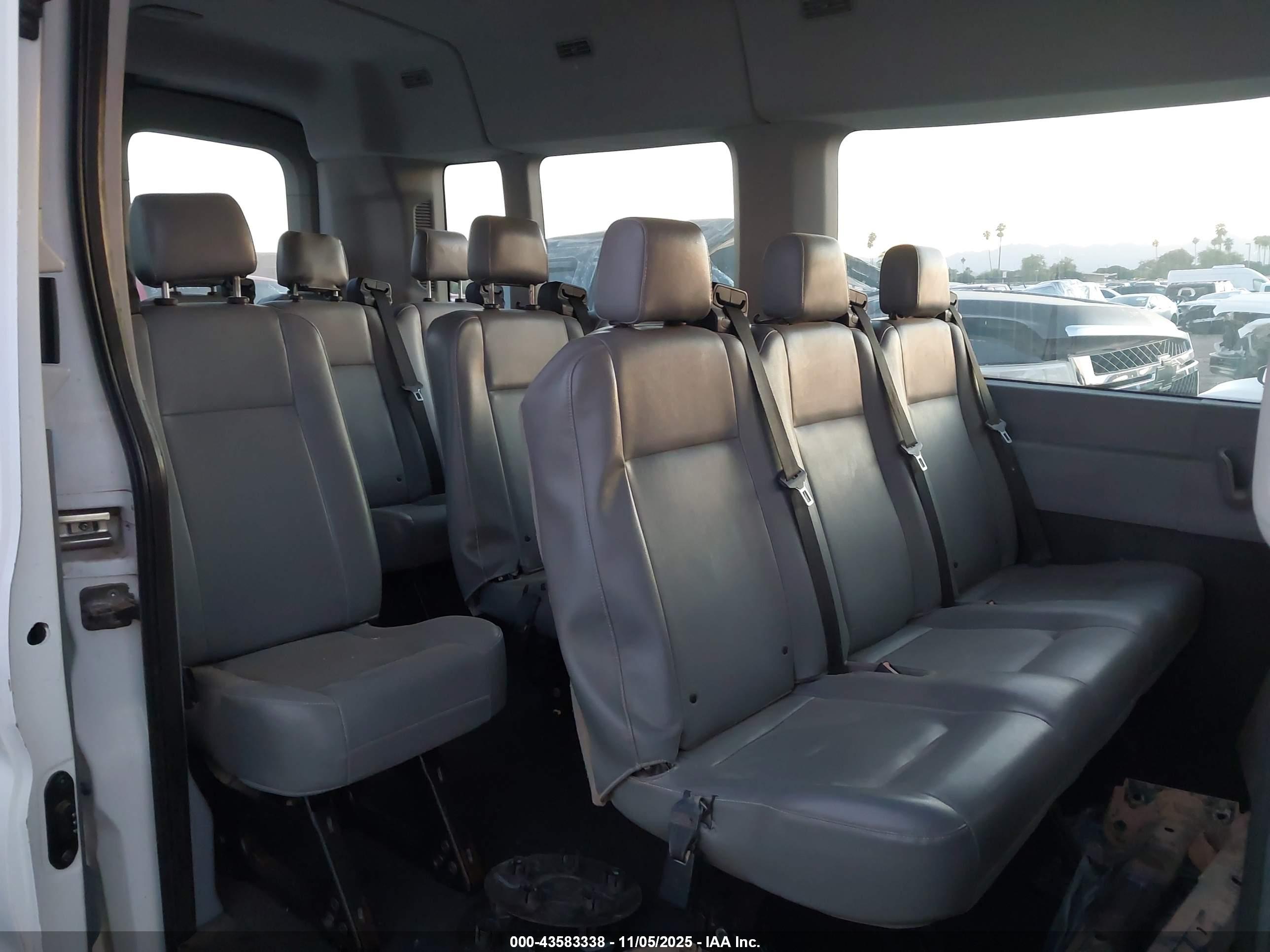FORD TRANSIT-350 image 8