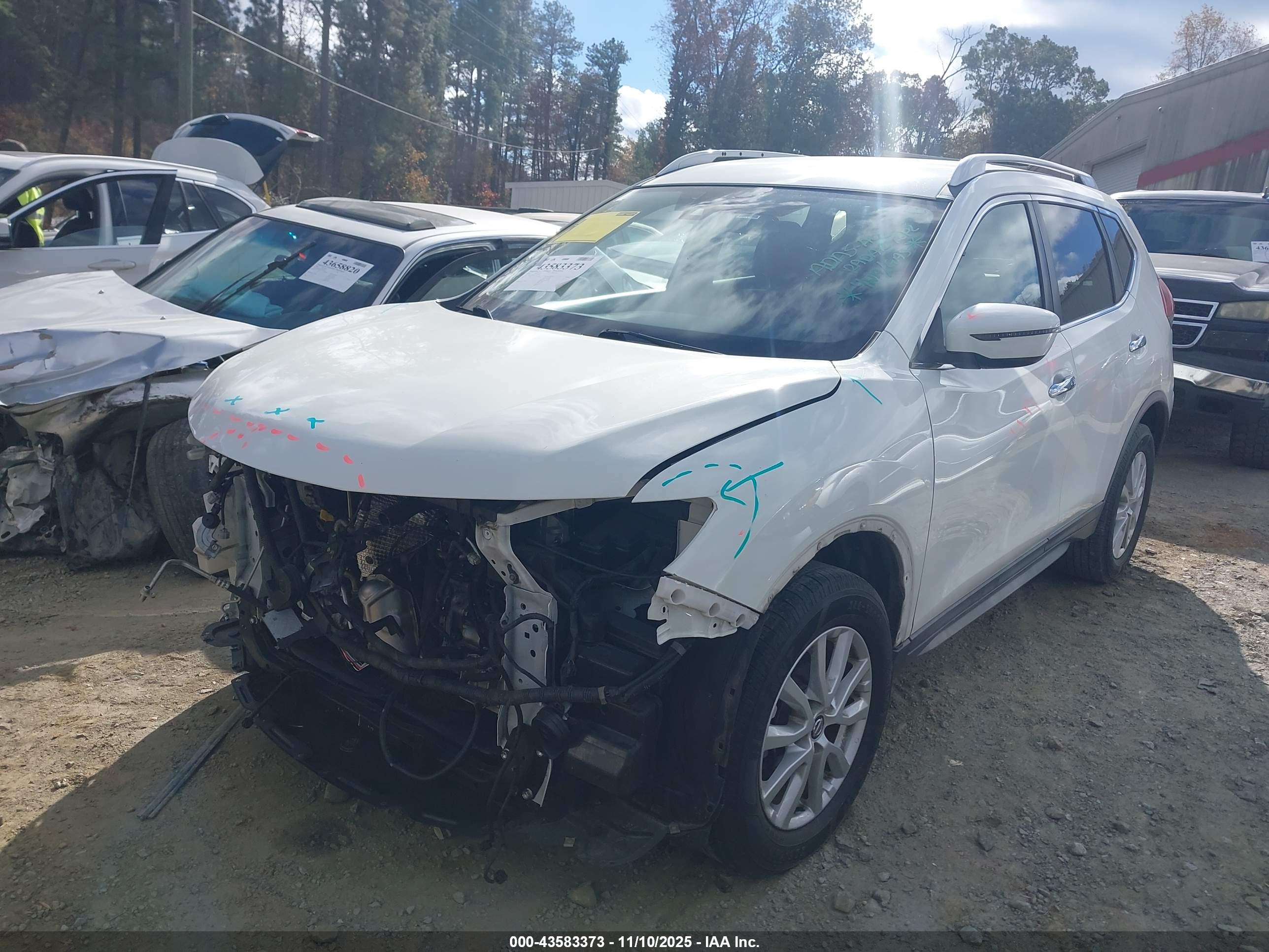 NISSAN ROGUE image 2