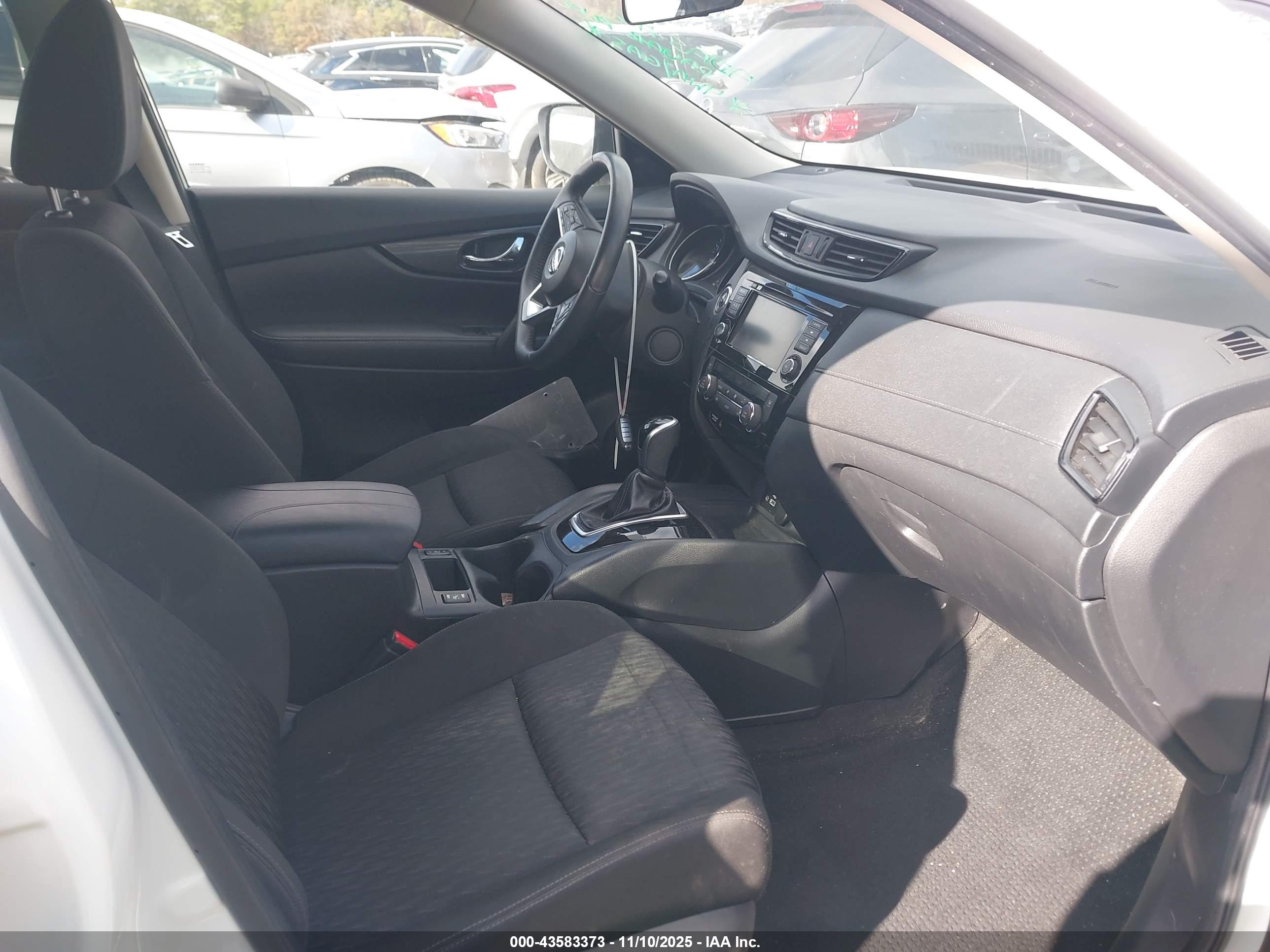 NISSAN ROGUE image 5