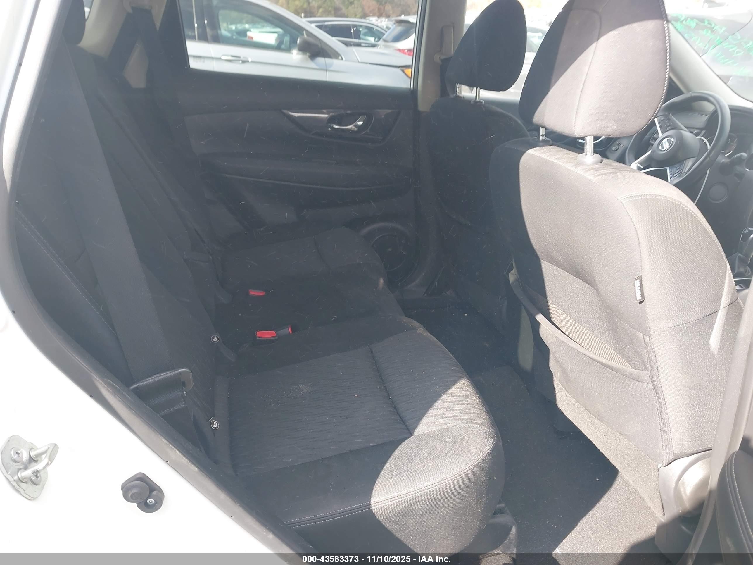 NISSAN ROGUE image 8