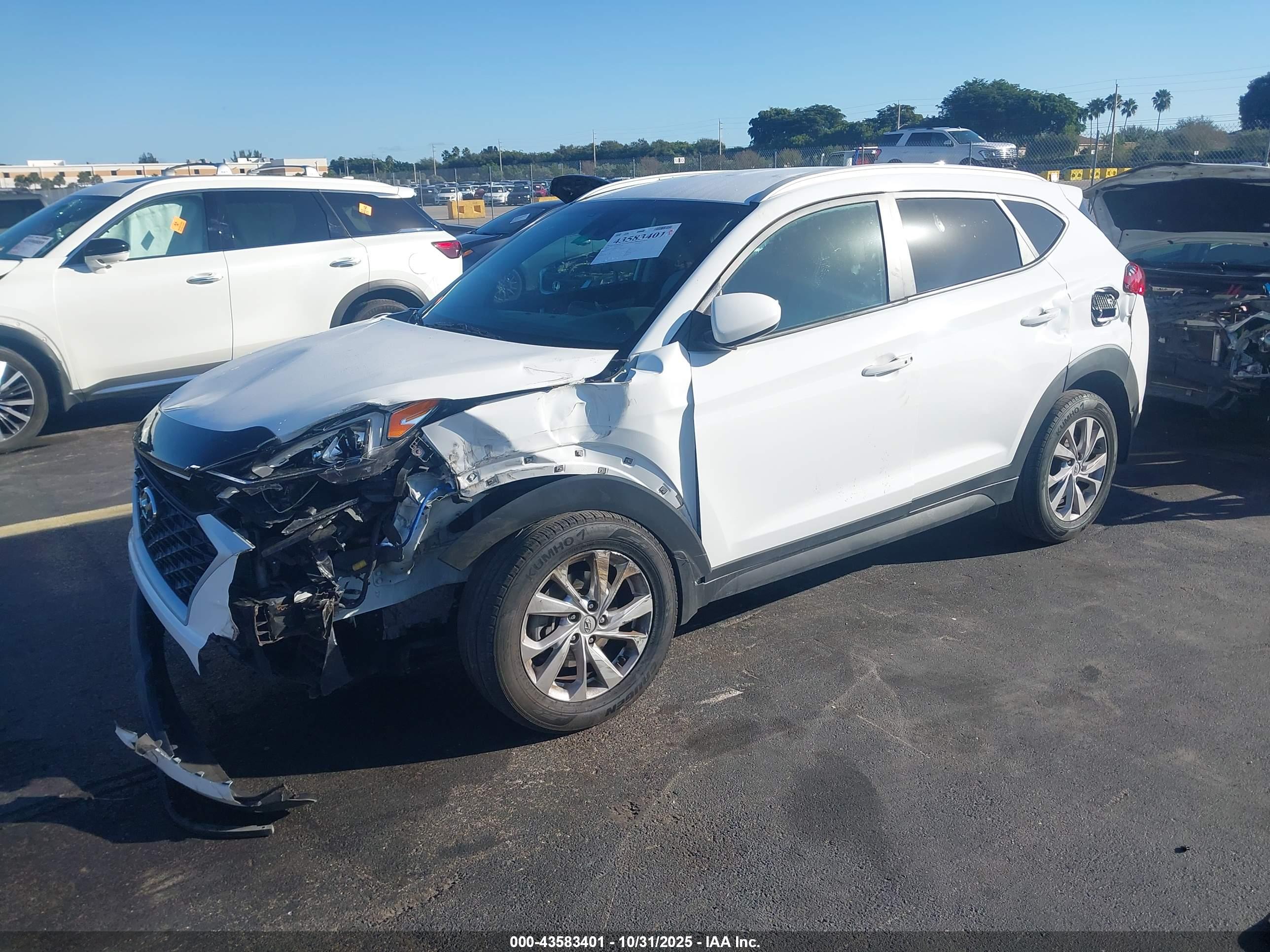 HYUNDAI TUCSON image 2