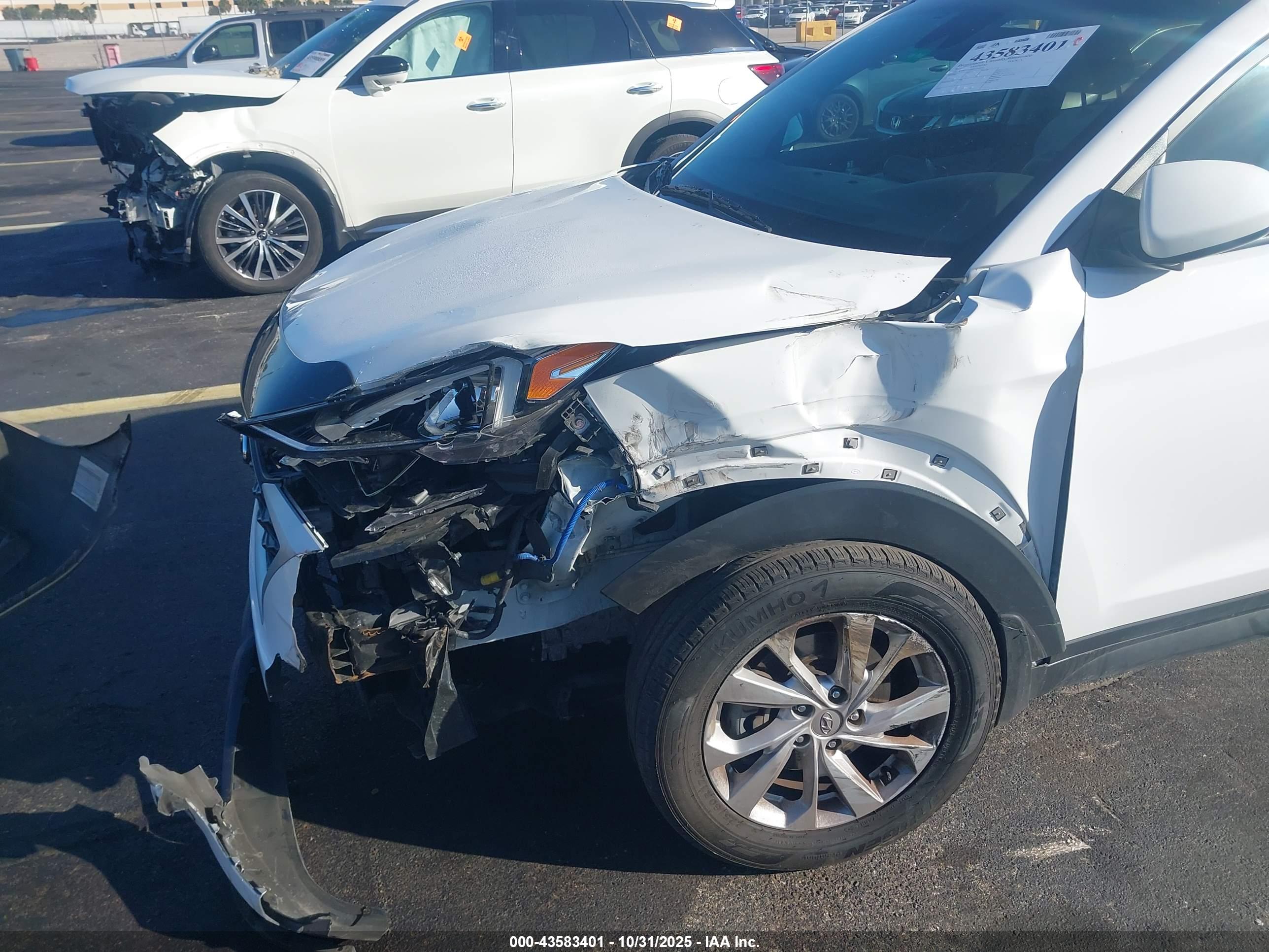 HYUNDAI TUCSON image 6