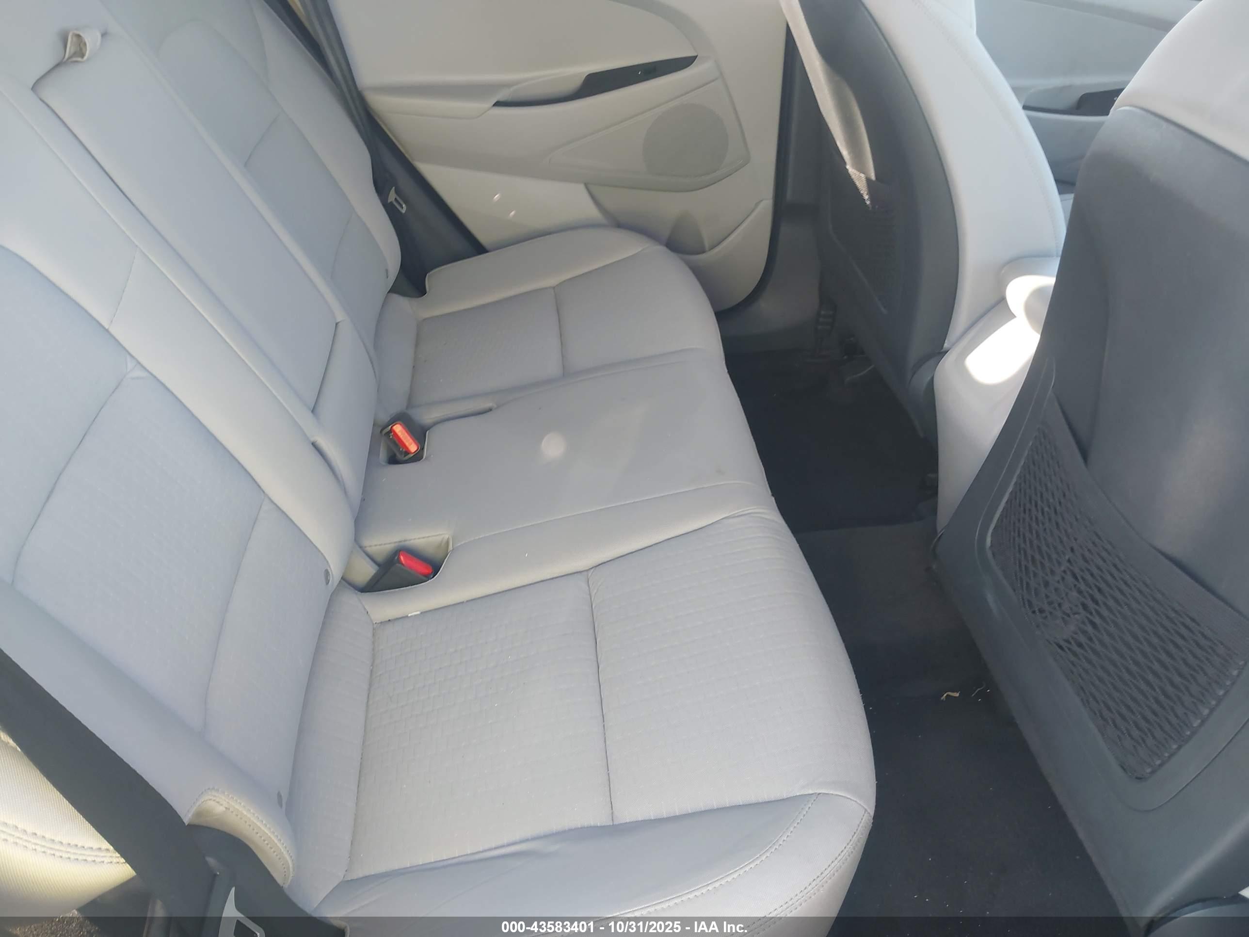 HYUNDAI TUCSON image 8