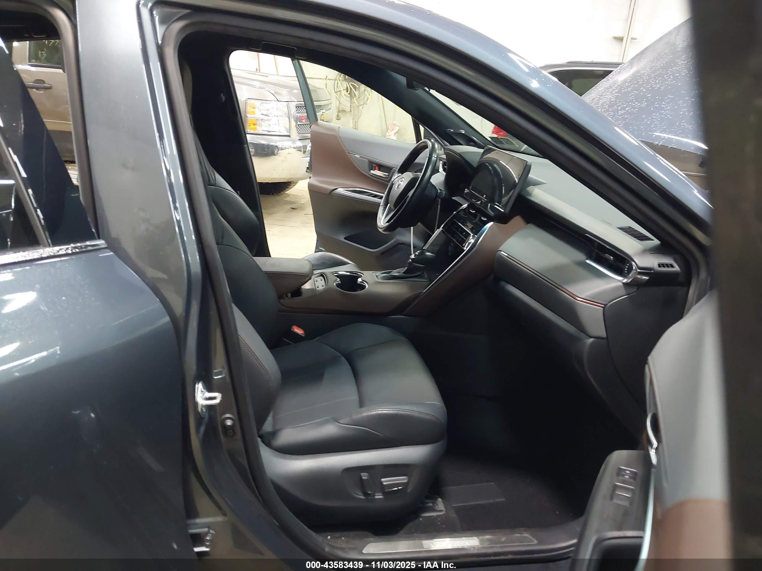 TOYOTA VENZA image 5