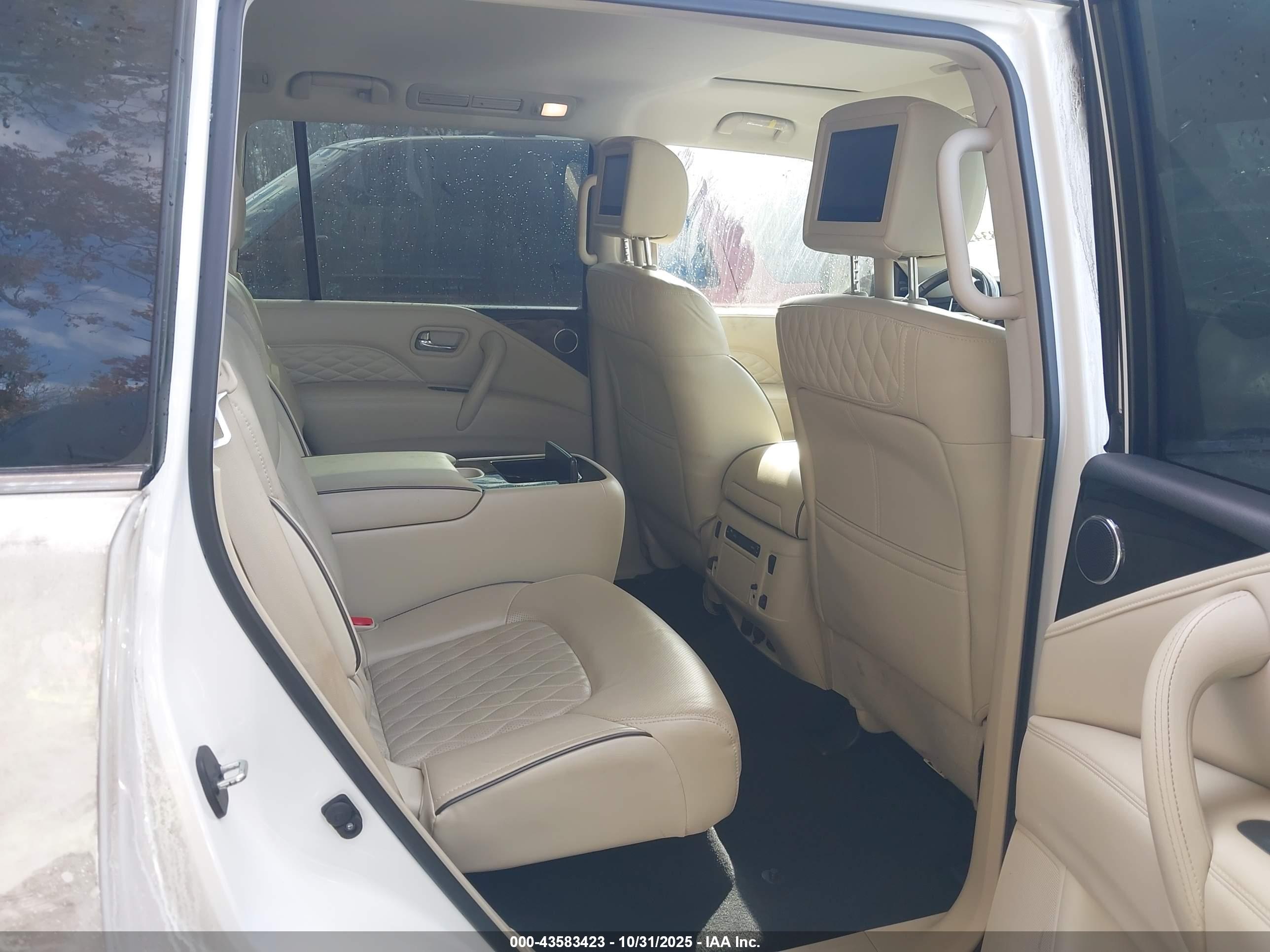 INFINITI QX80 image 8