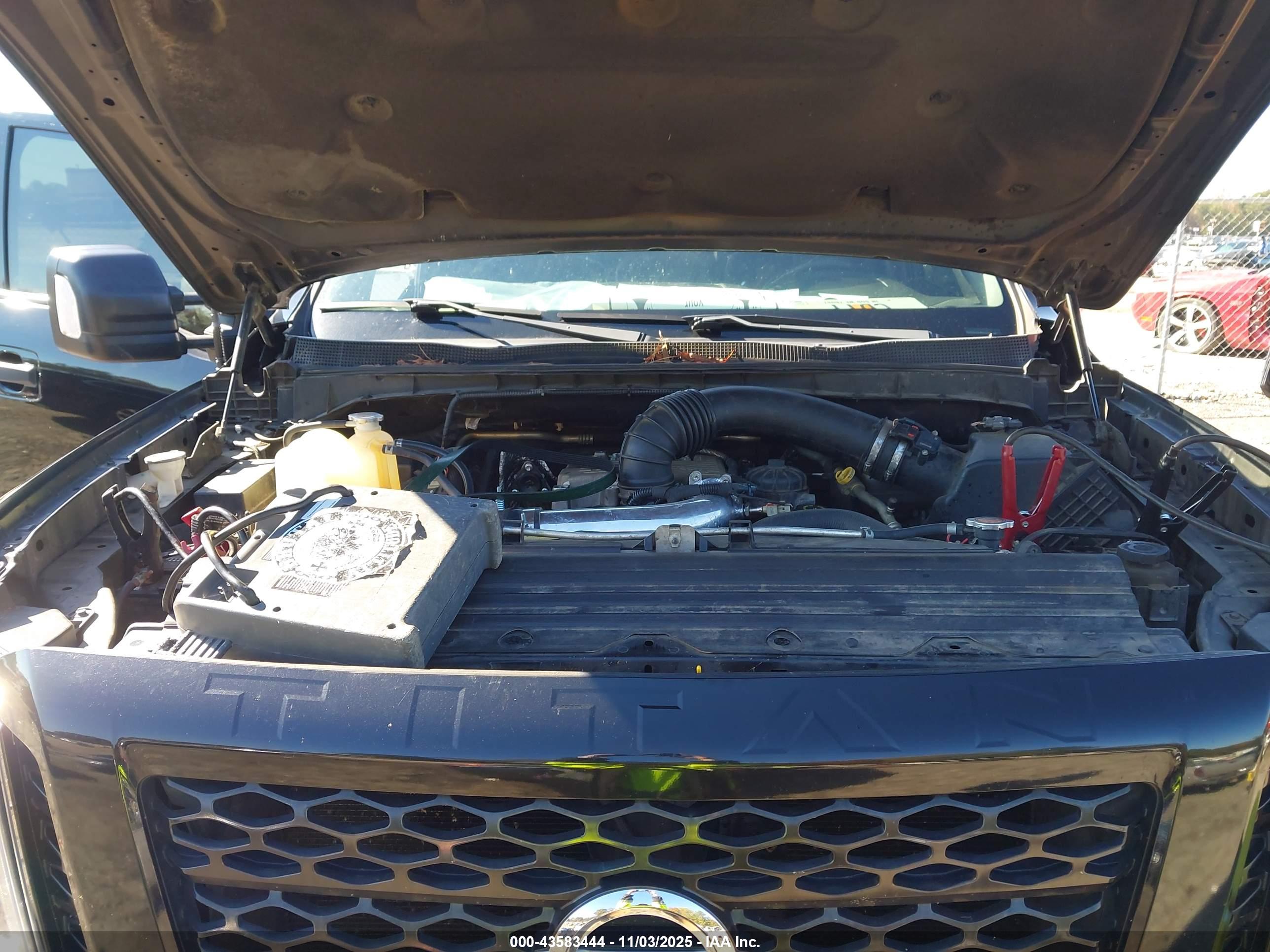 NISSAN TITAN image 10
