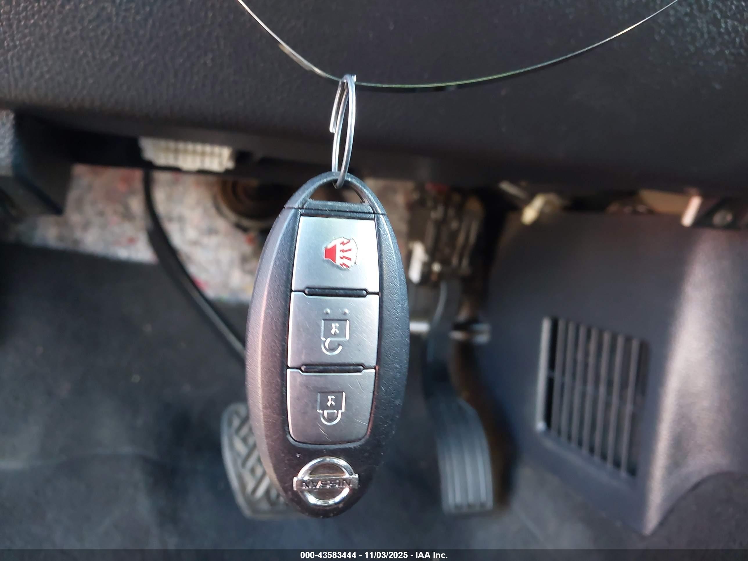 NISSAN TITAN image 11