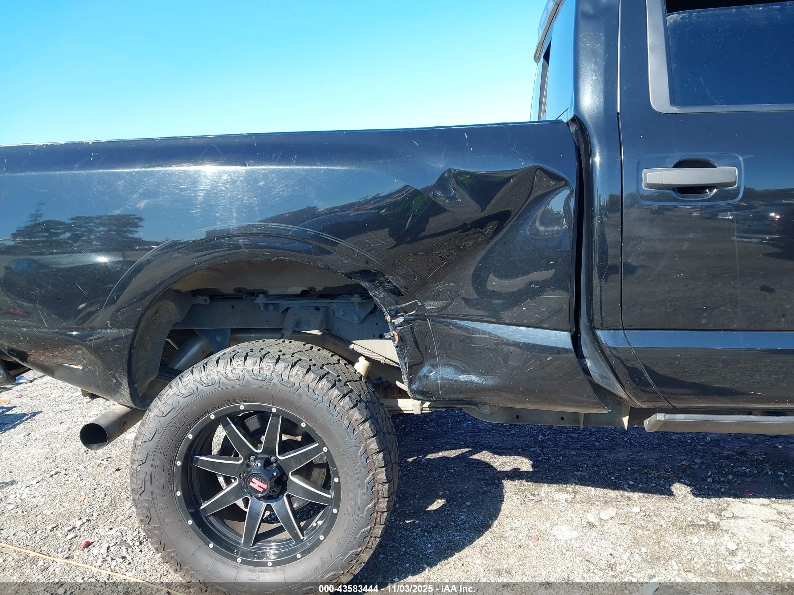 NISSAN TITAN image 6