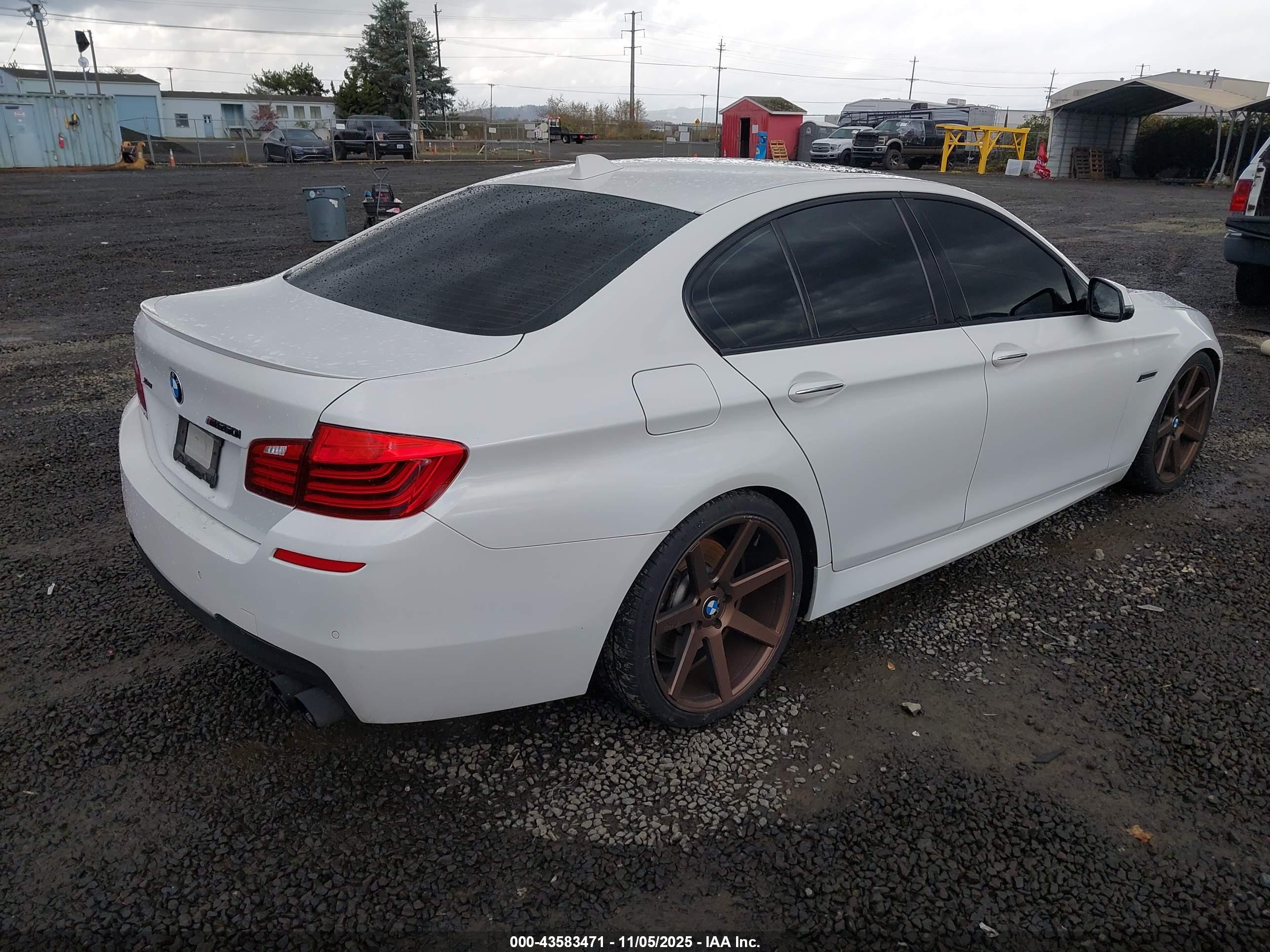BMW 550I image 4
