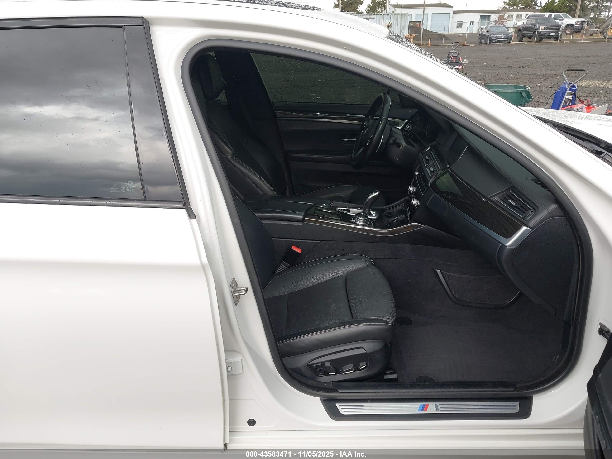 BMW 550I image 5