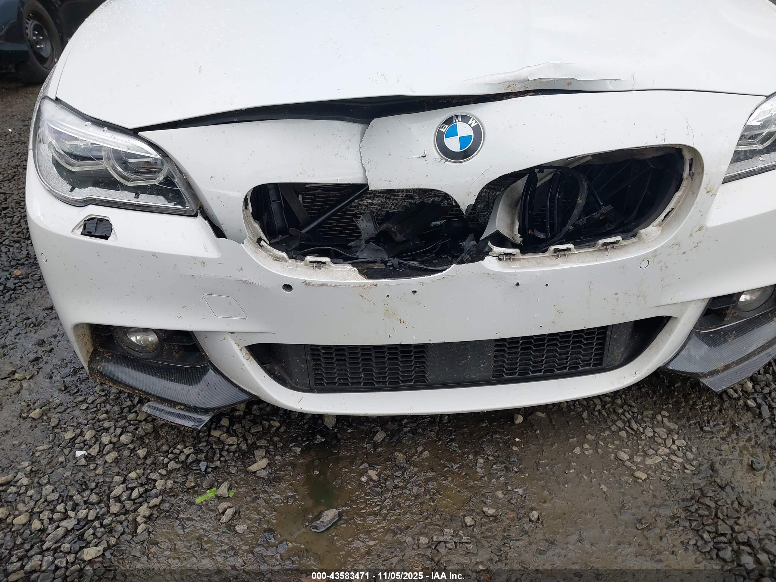 BMW 550I image 6
