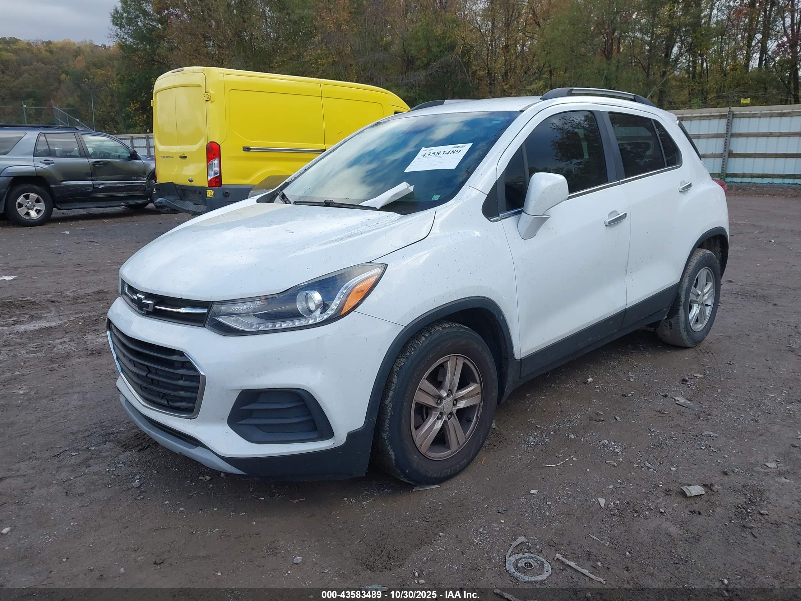 CHEVROLET TRAX image 2