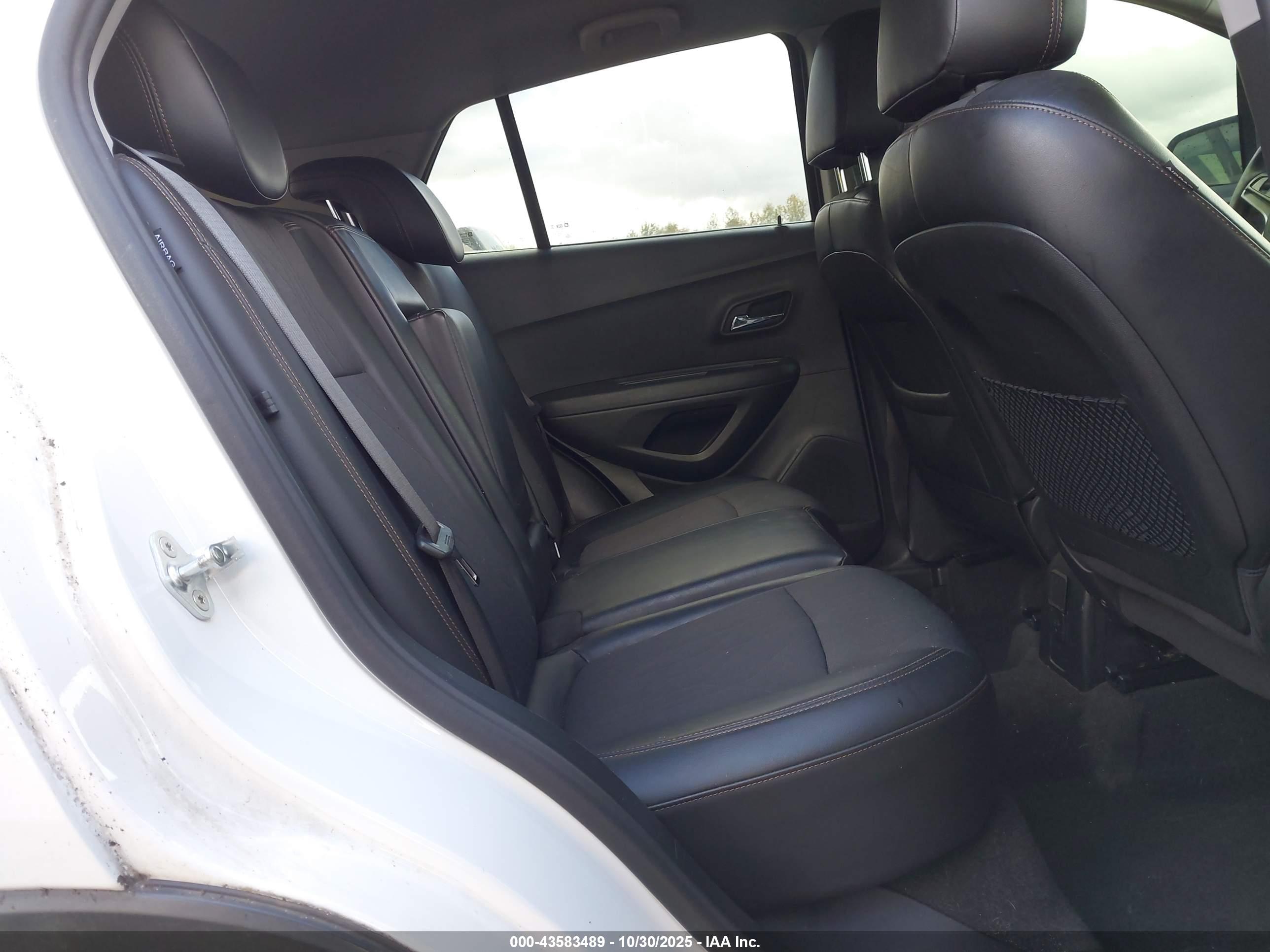 CHEVROLET TRAX image 8
