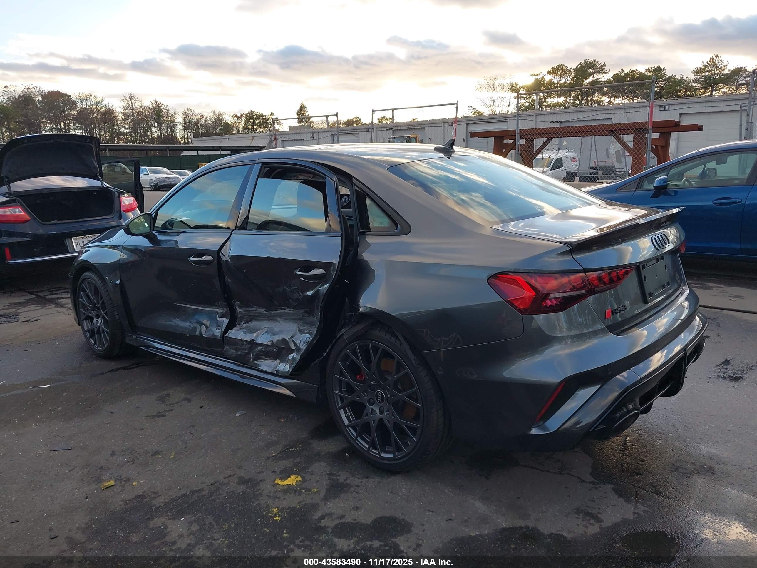 AUDI RS image 3