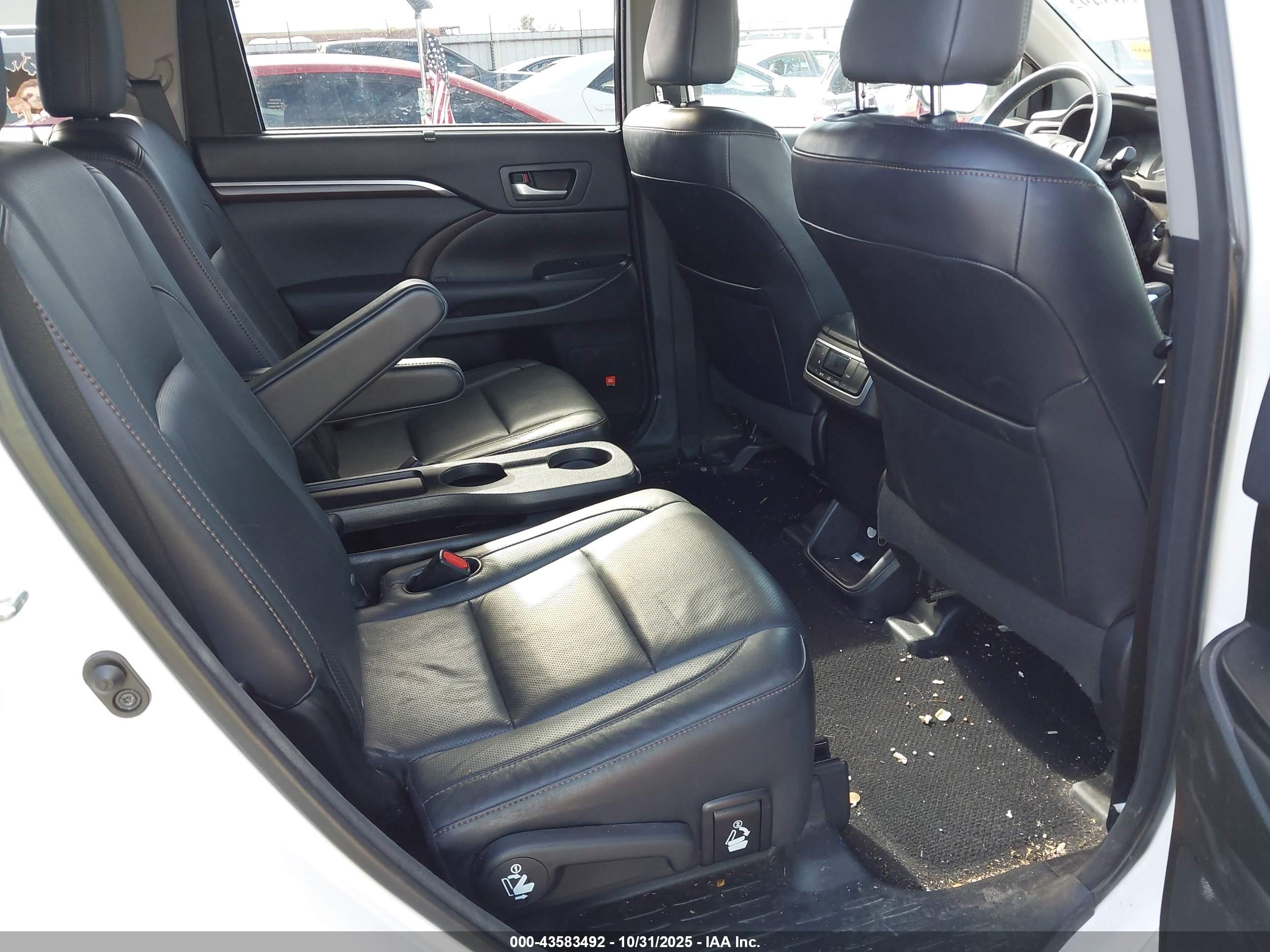 TOYOTA HIGHLANDER image 8