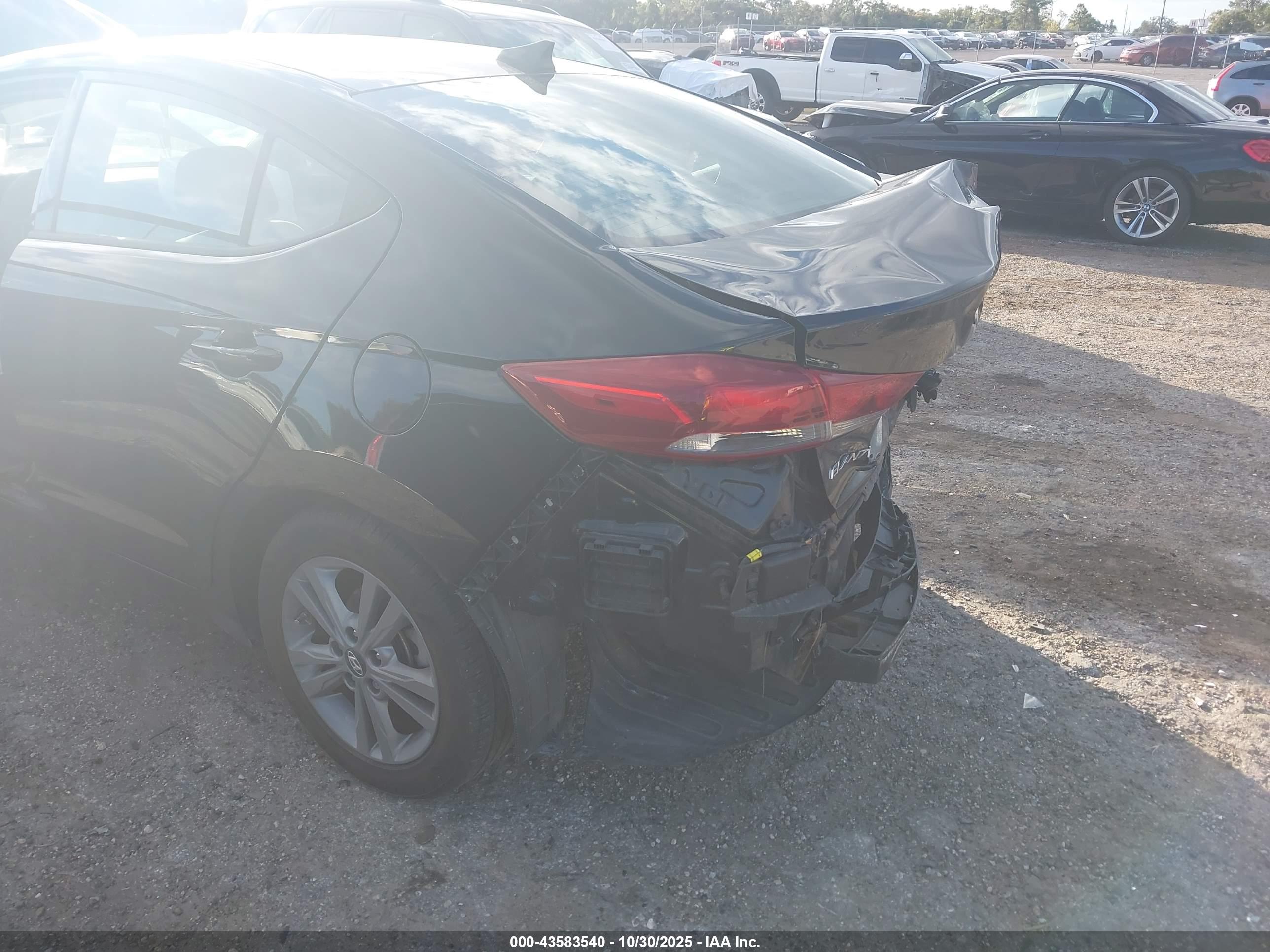 HYUNDAI ELANTRA image 6