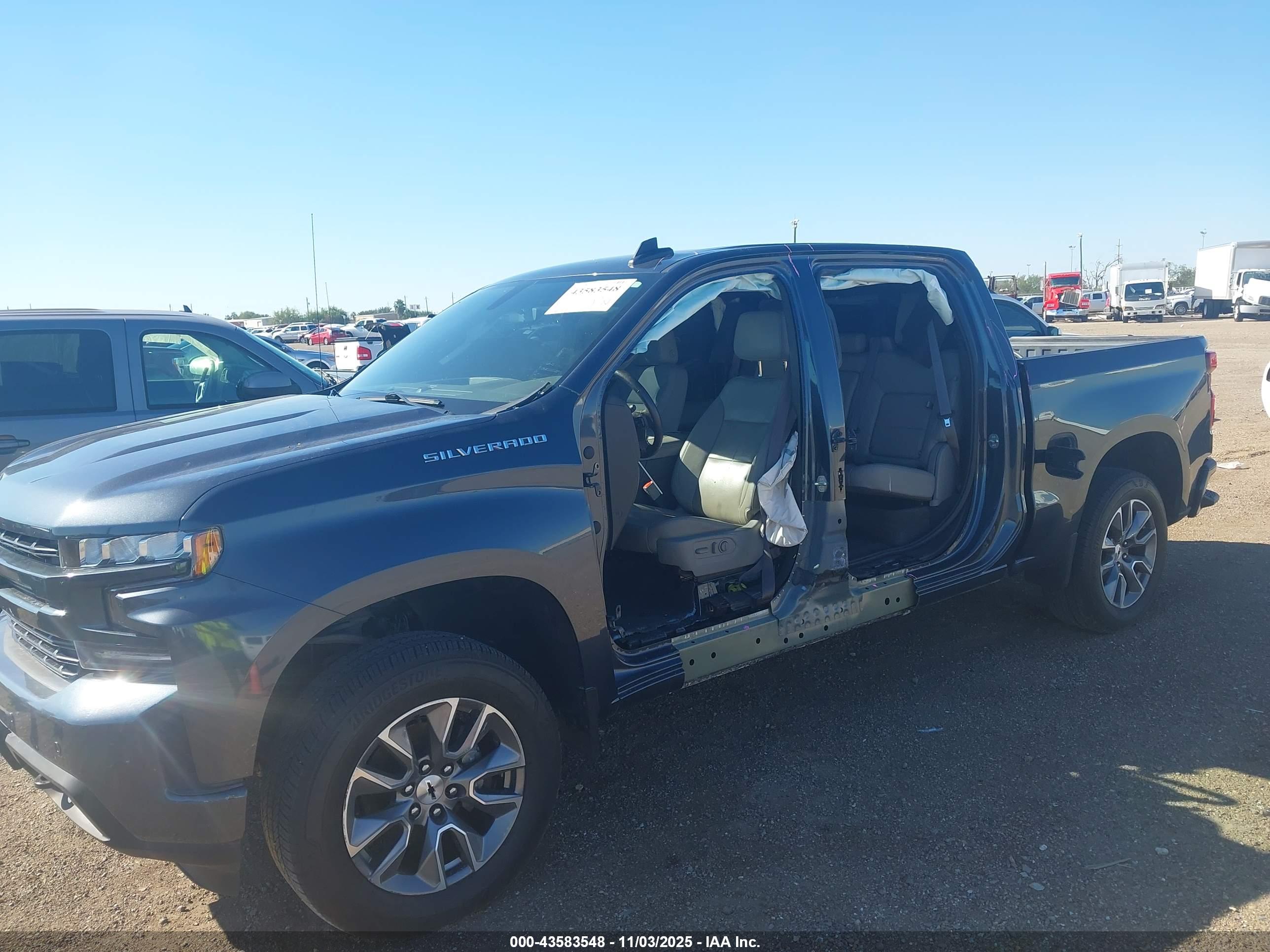 CHEVROLET SILVERADO image 6