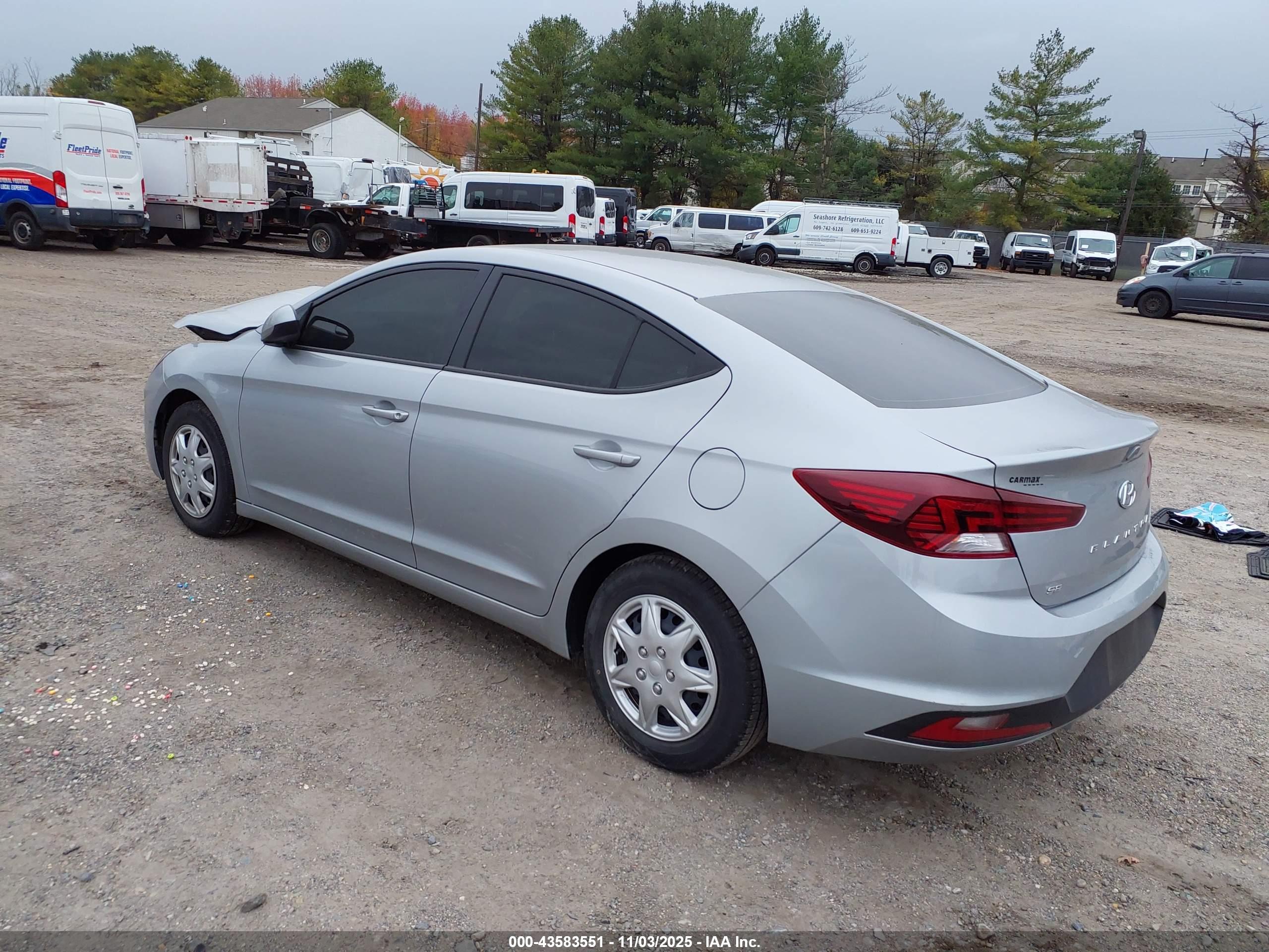 HYUNDAI ELANTRA image 3