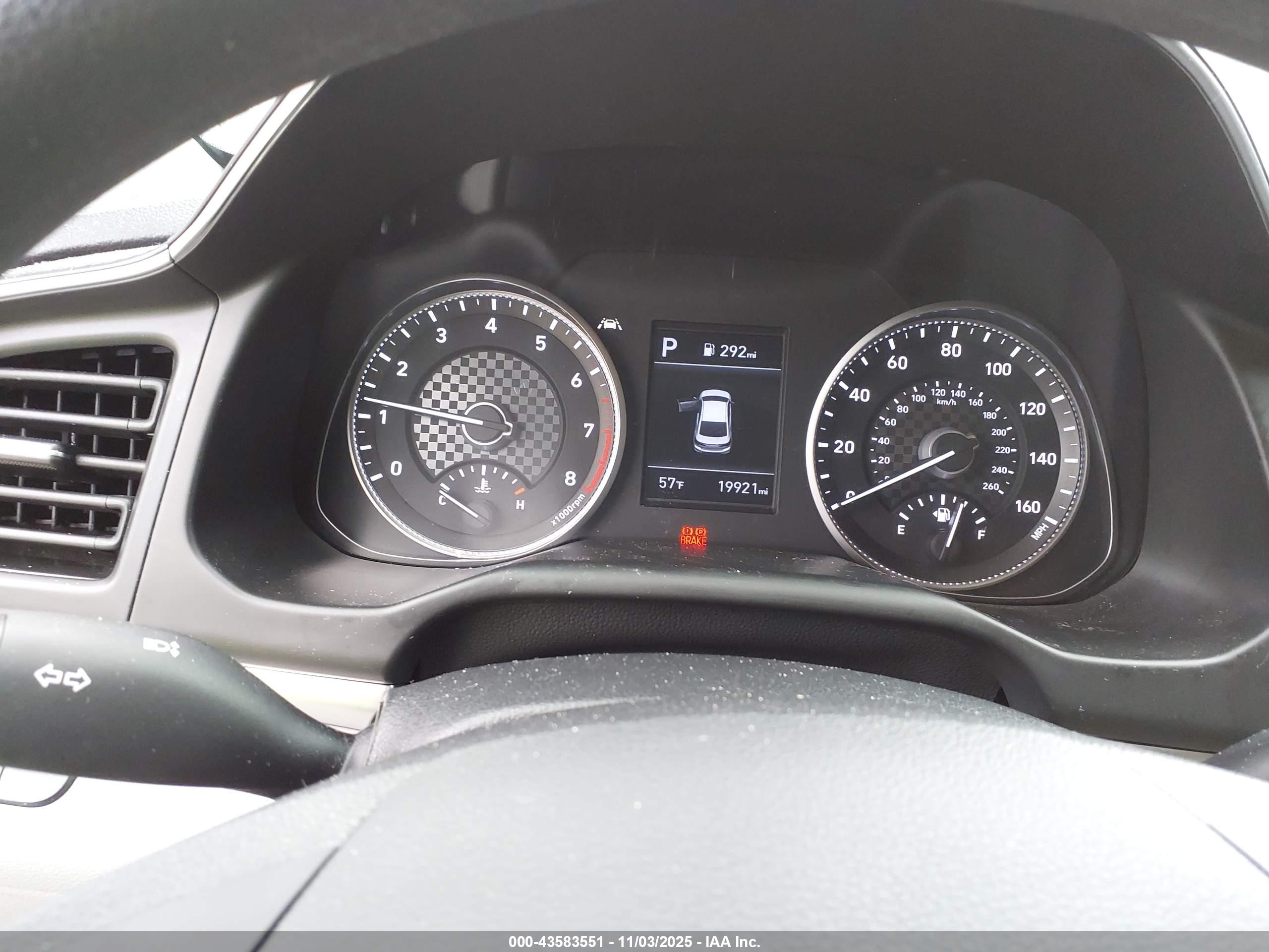 HYUNDAI ELANTRA image 7