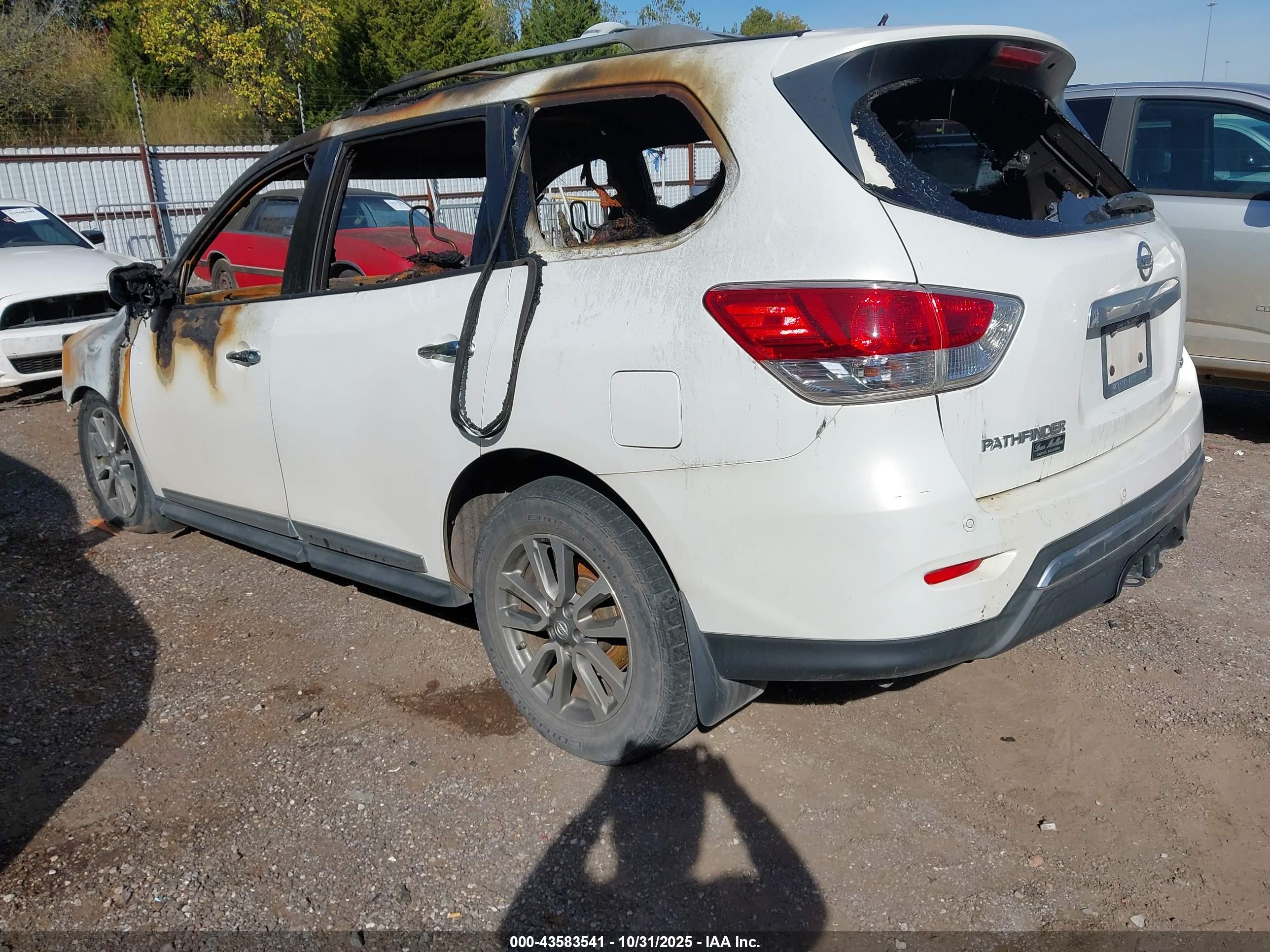 NISSAN PATHFINDER image 3