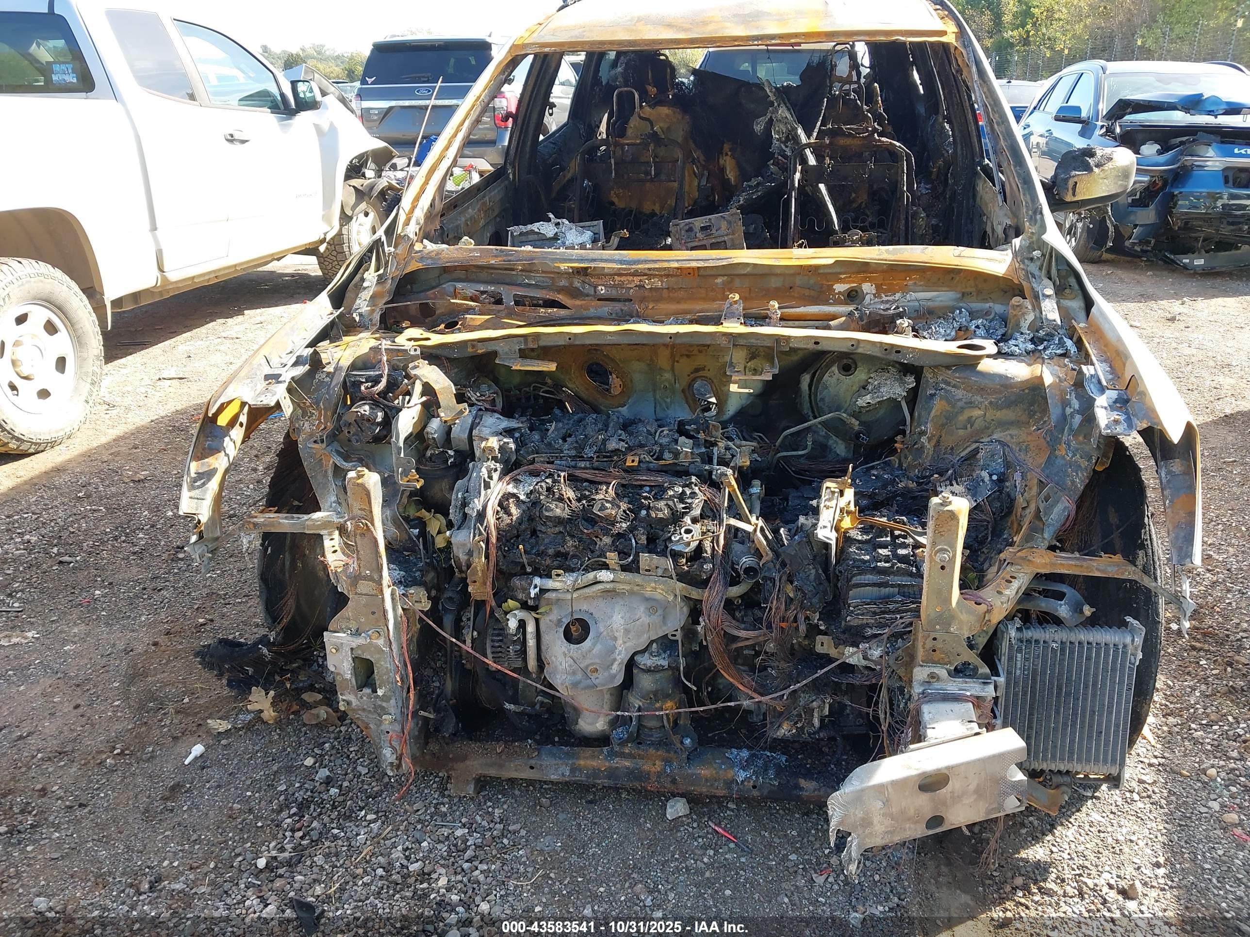 NISSAN PATHFINDER image 6